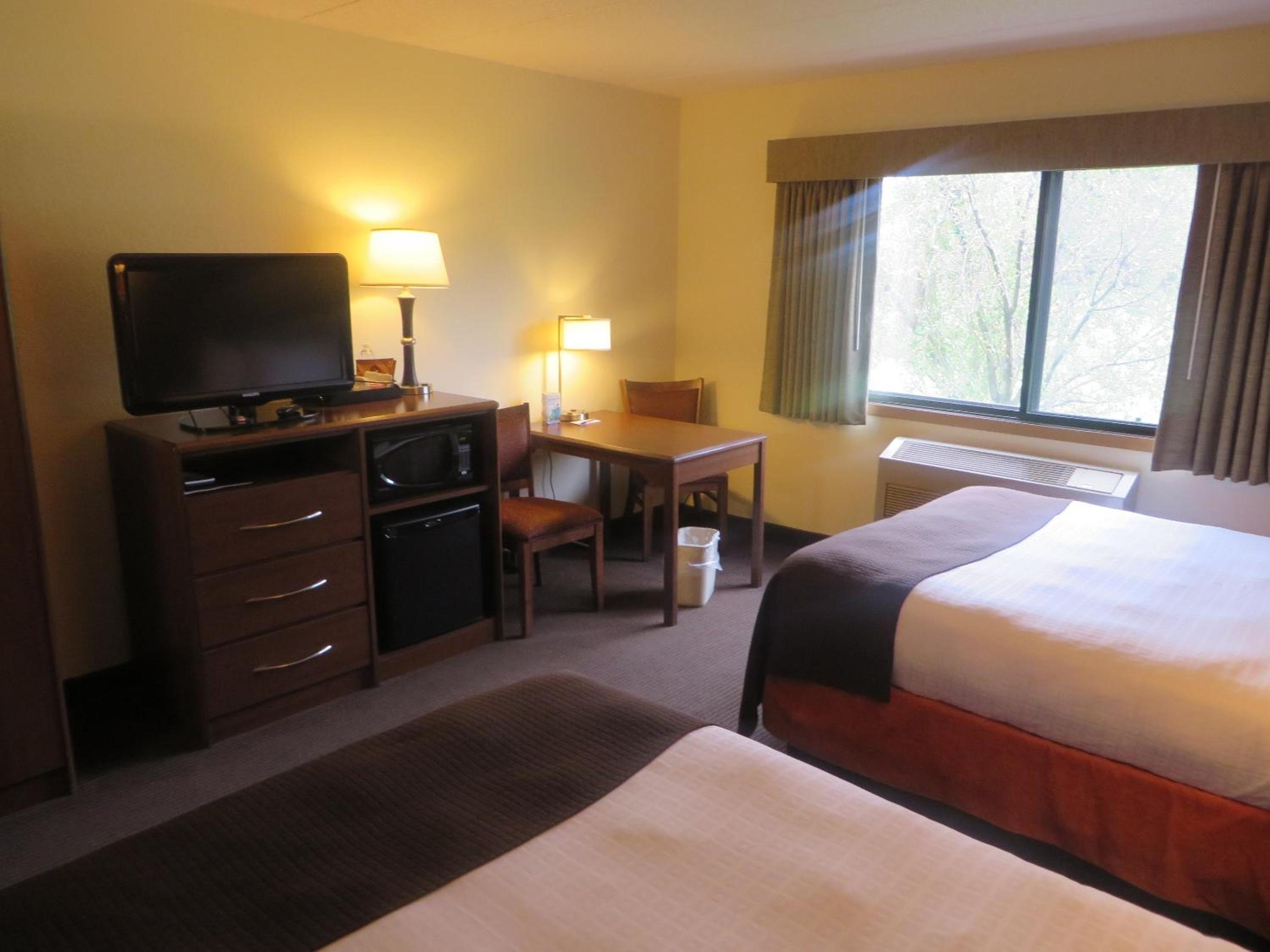 Queen Room with Two Queen Beds - Non-Smoking