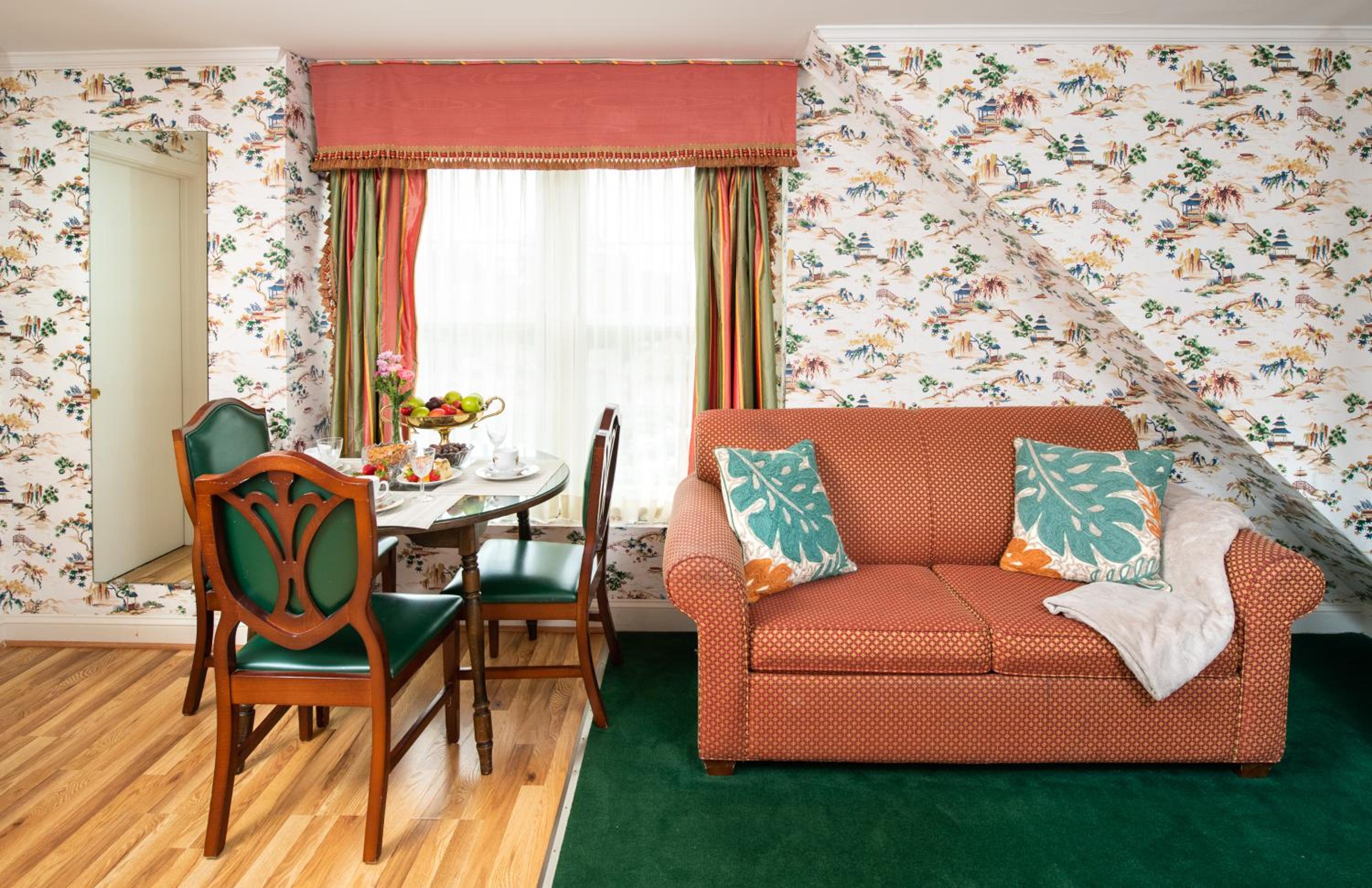 Studio Apartment (NOT Pet Friendly)