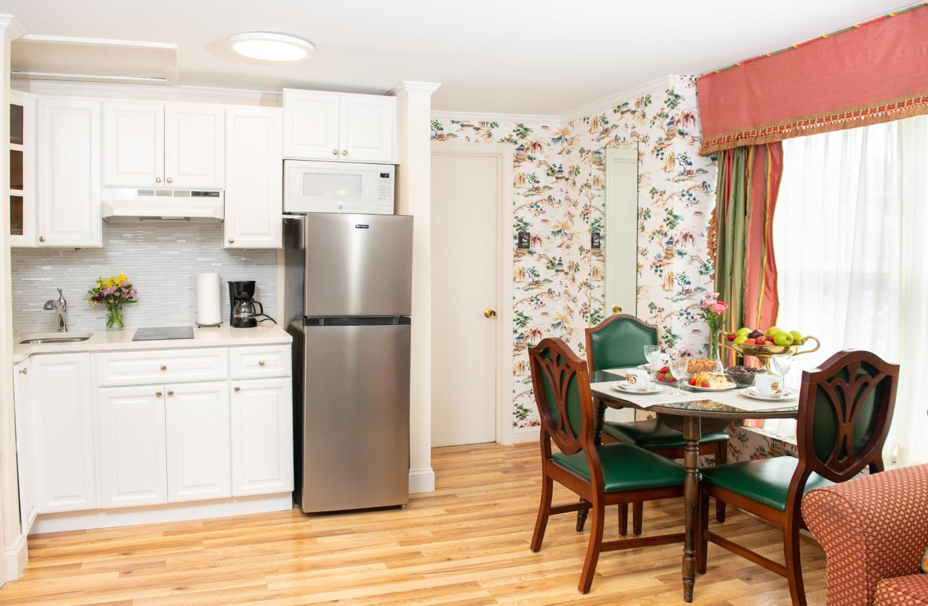 Studio Apartment (NOT Pet Friendly)