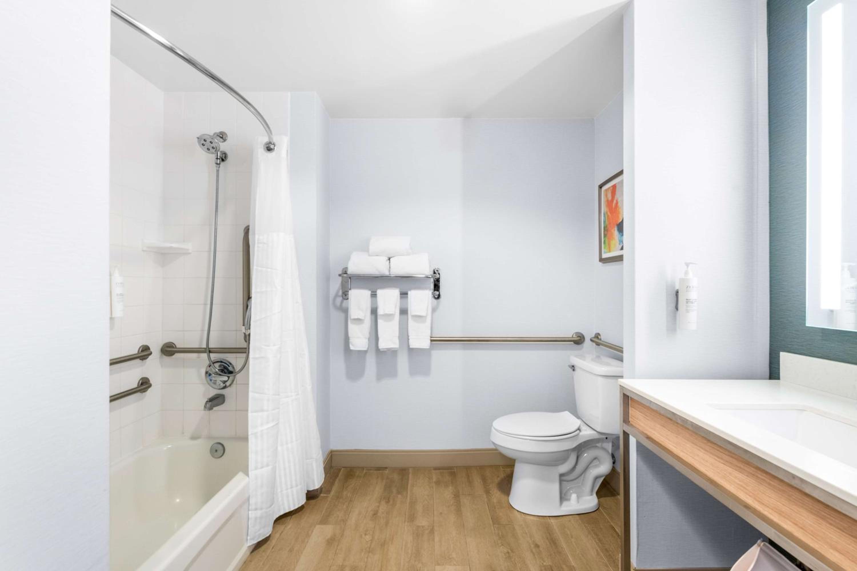 King Room with Tub - Mobility and Hearing Access