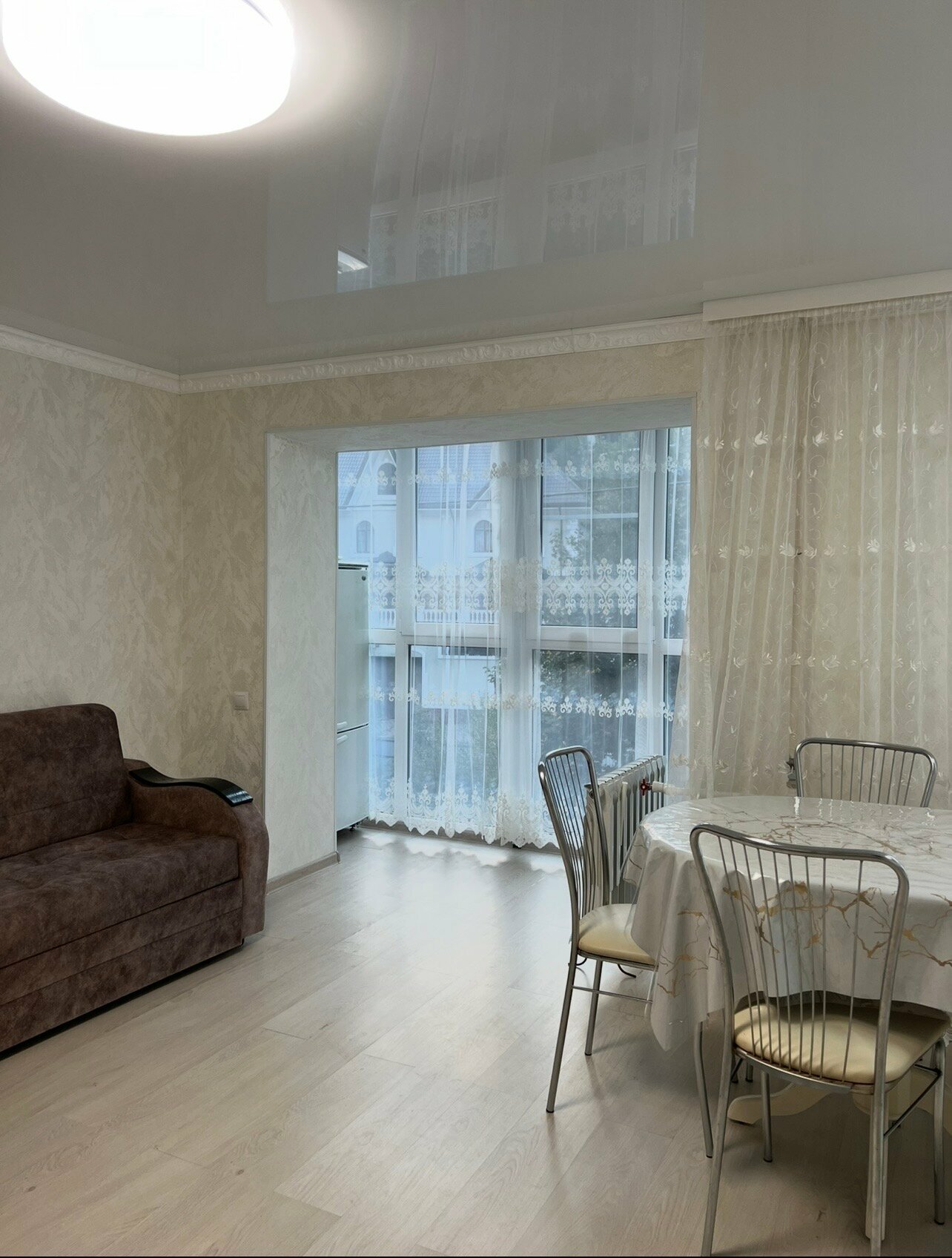 Cемейный номер с собственной ванной комнатой