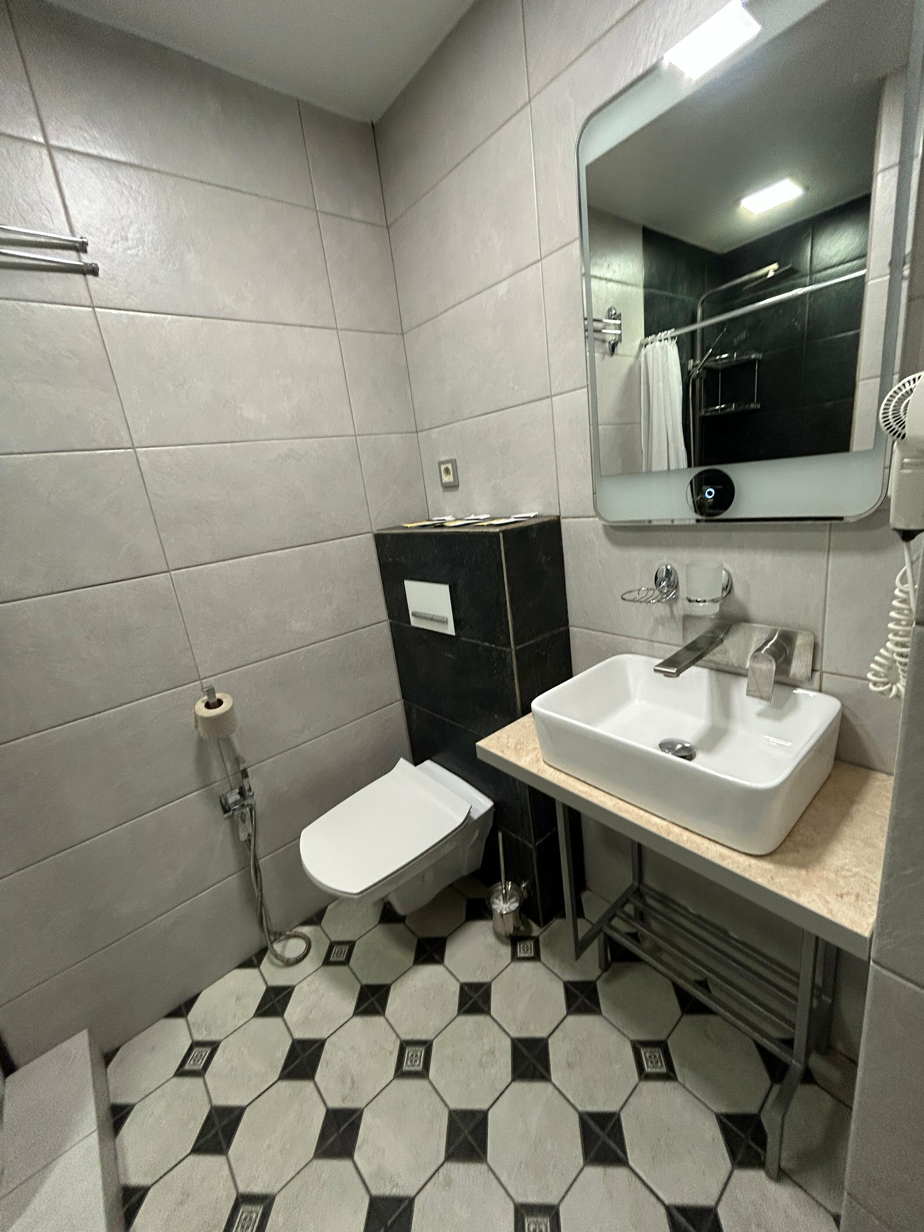 Cемейный номер с собственной ванной комнатой