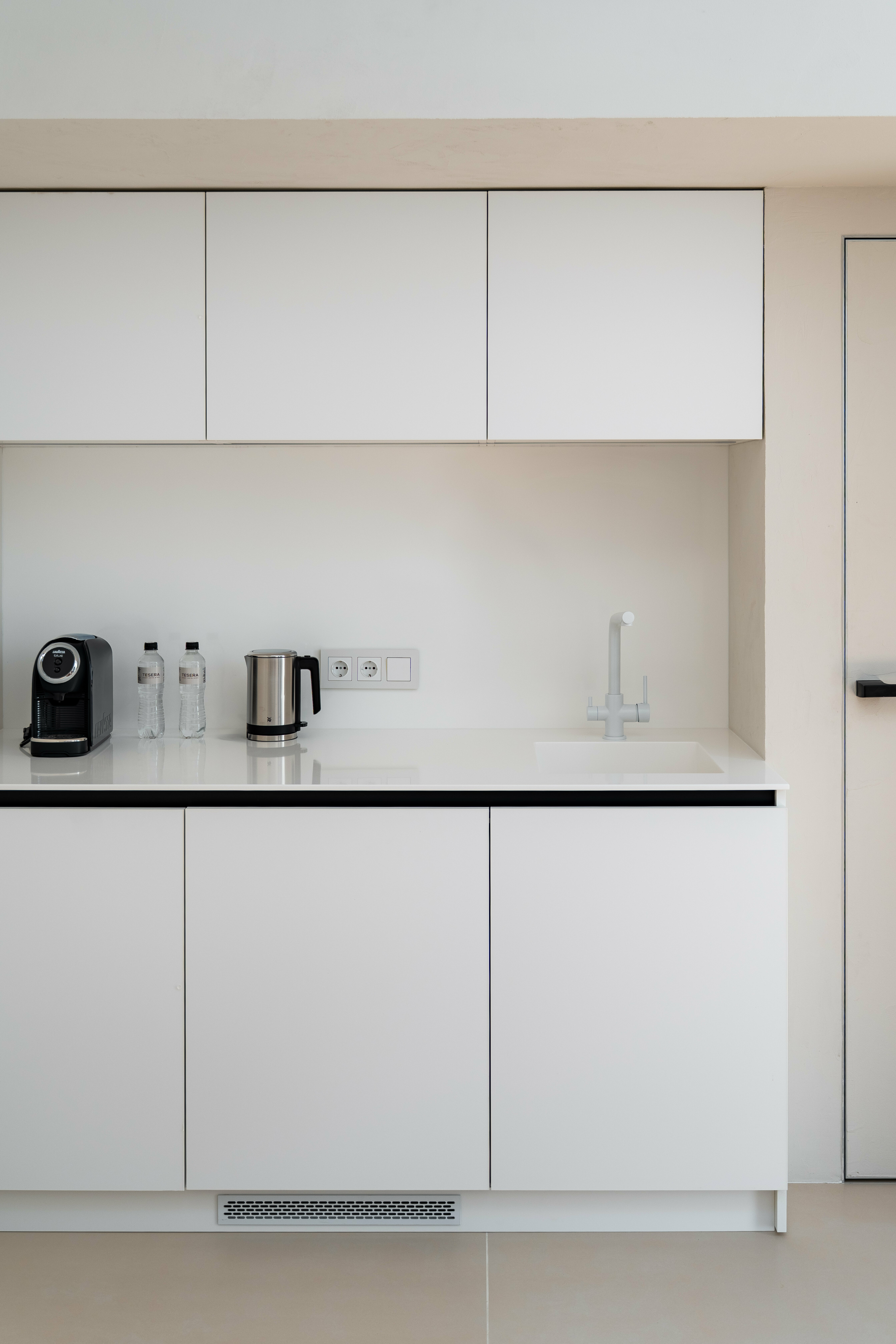 Студия двухуровневая мансардного типа