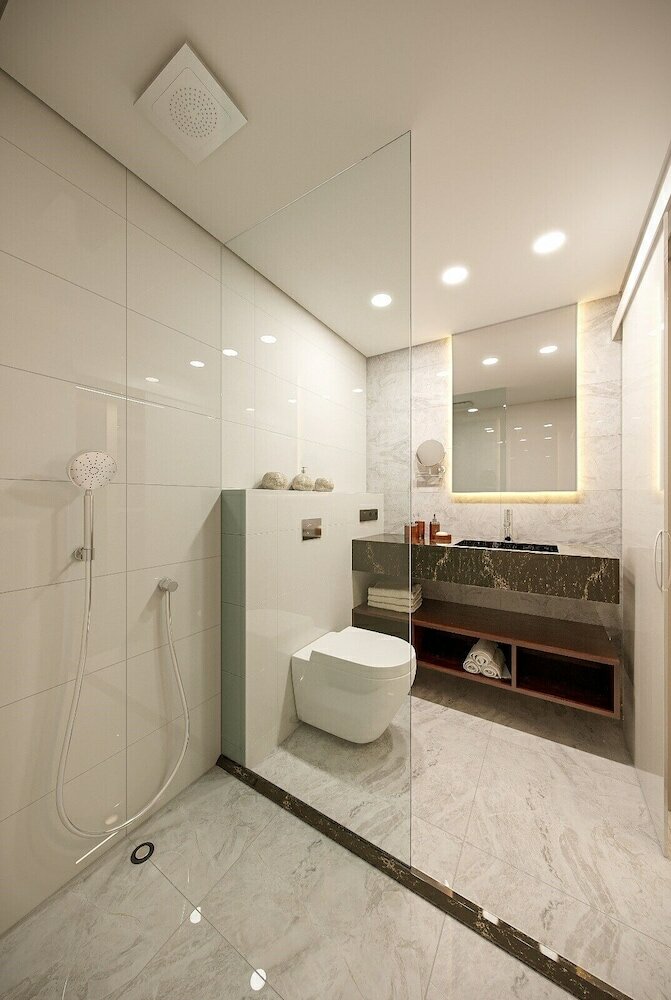 Executive Room (Adults over 18)