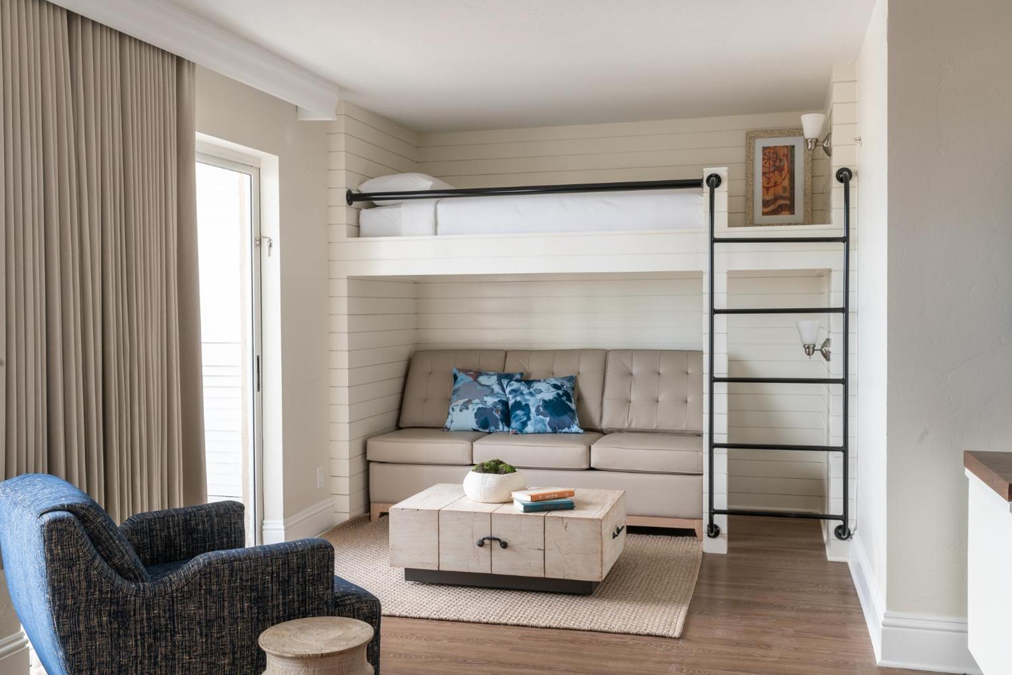 Studio 1 King Bed 1 Bunk Bed Gulf View Outdoor Space