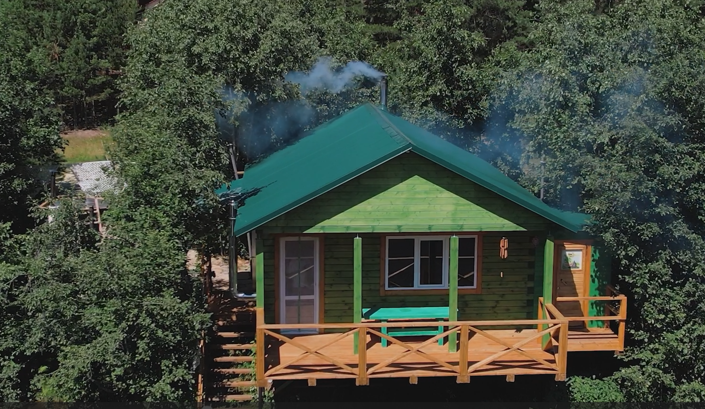 Дом - баня с горячим чаном и выходом в реку
