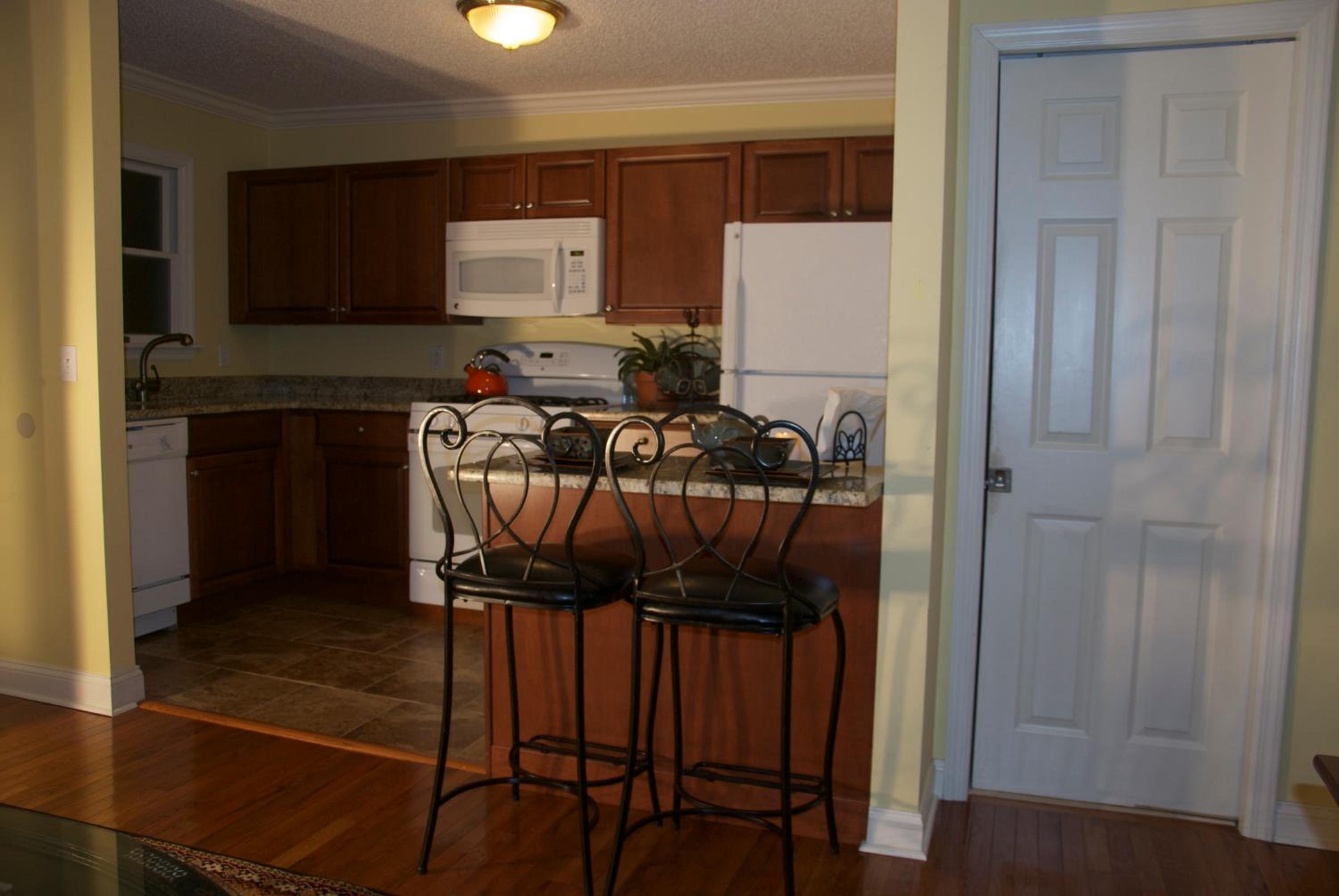 Deluxe One-Bedroom Apartment
