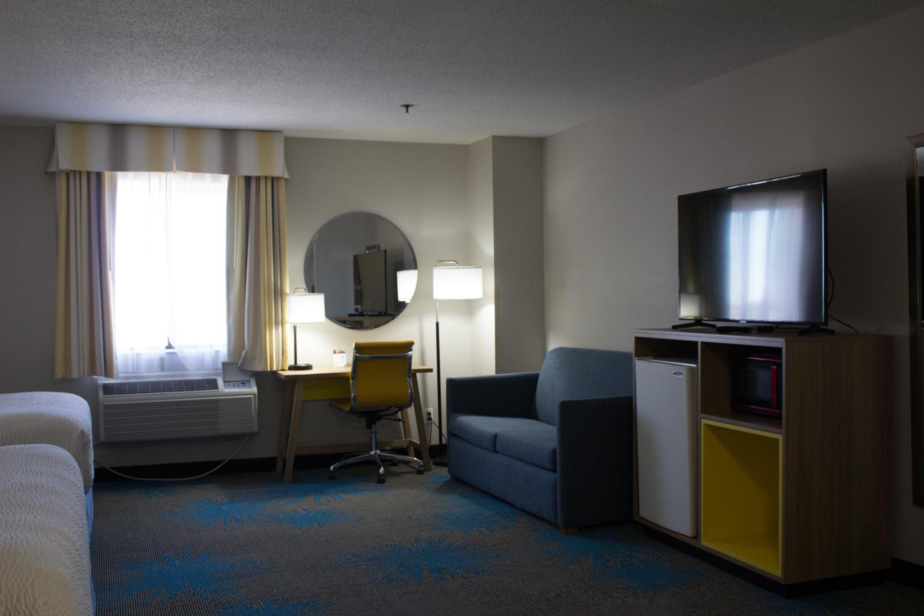 Deluxe King Suite