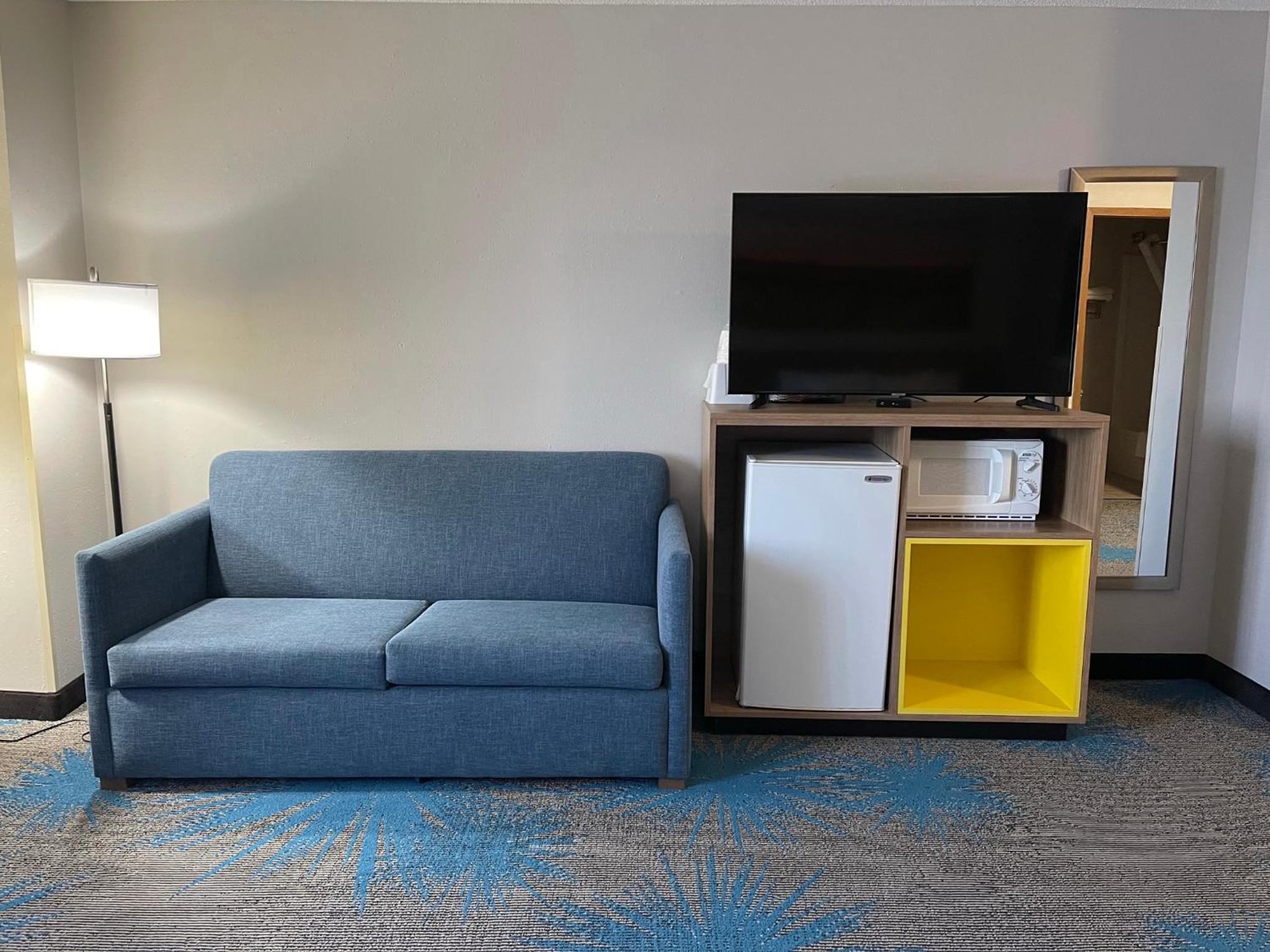 Deluxe King Suite