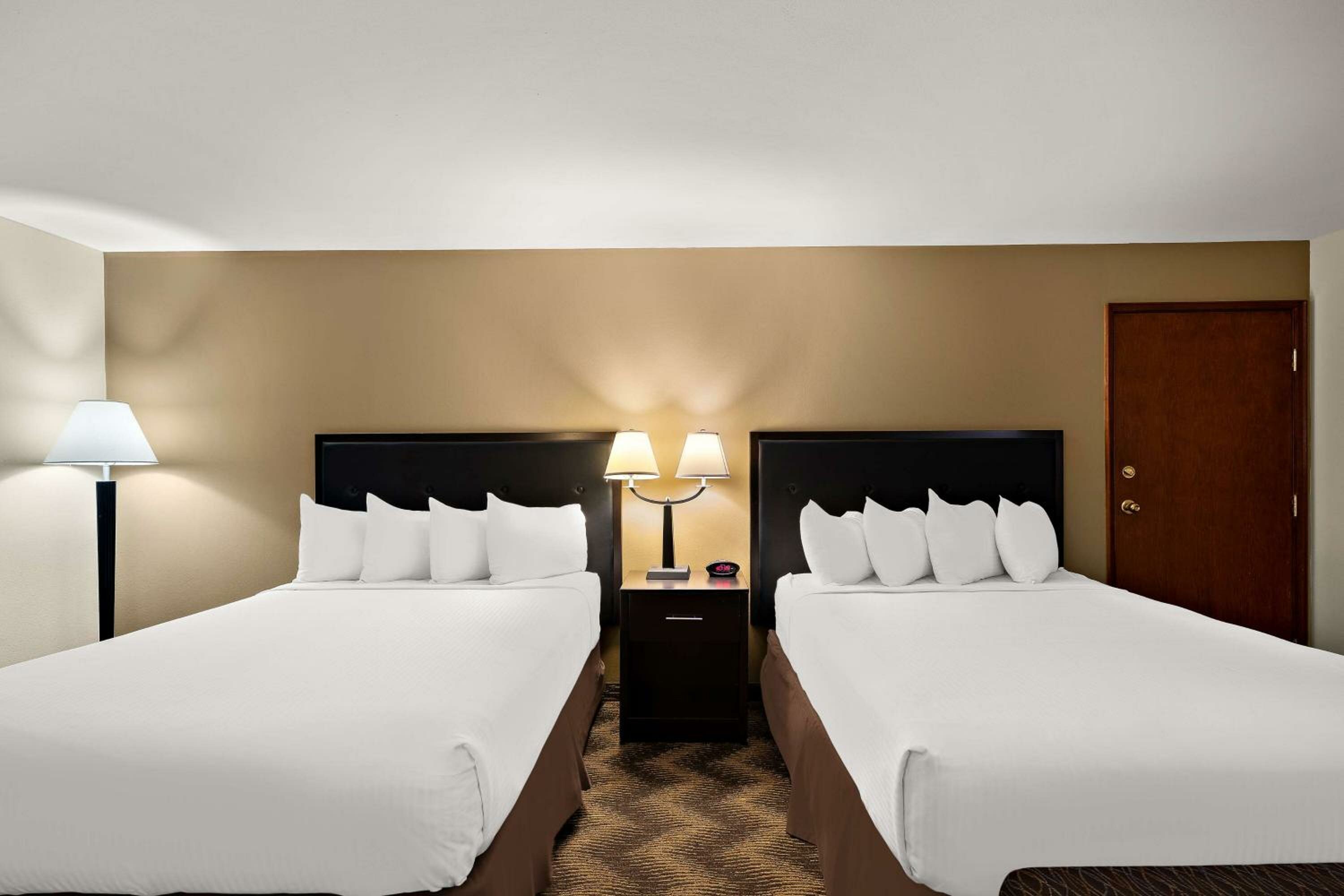 Queen Room with Two Queen Beds - Non-Smoking