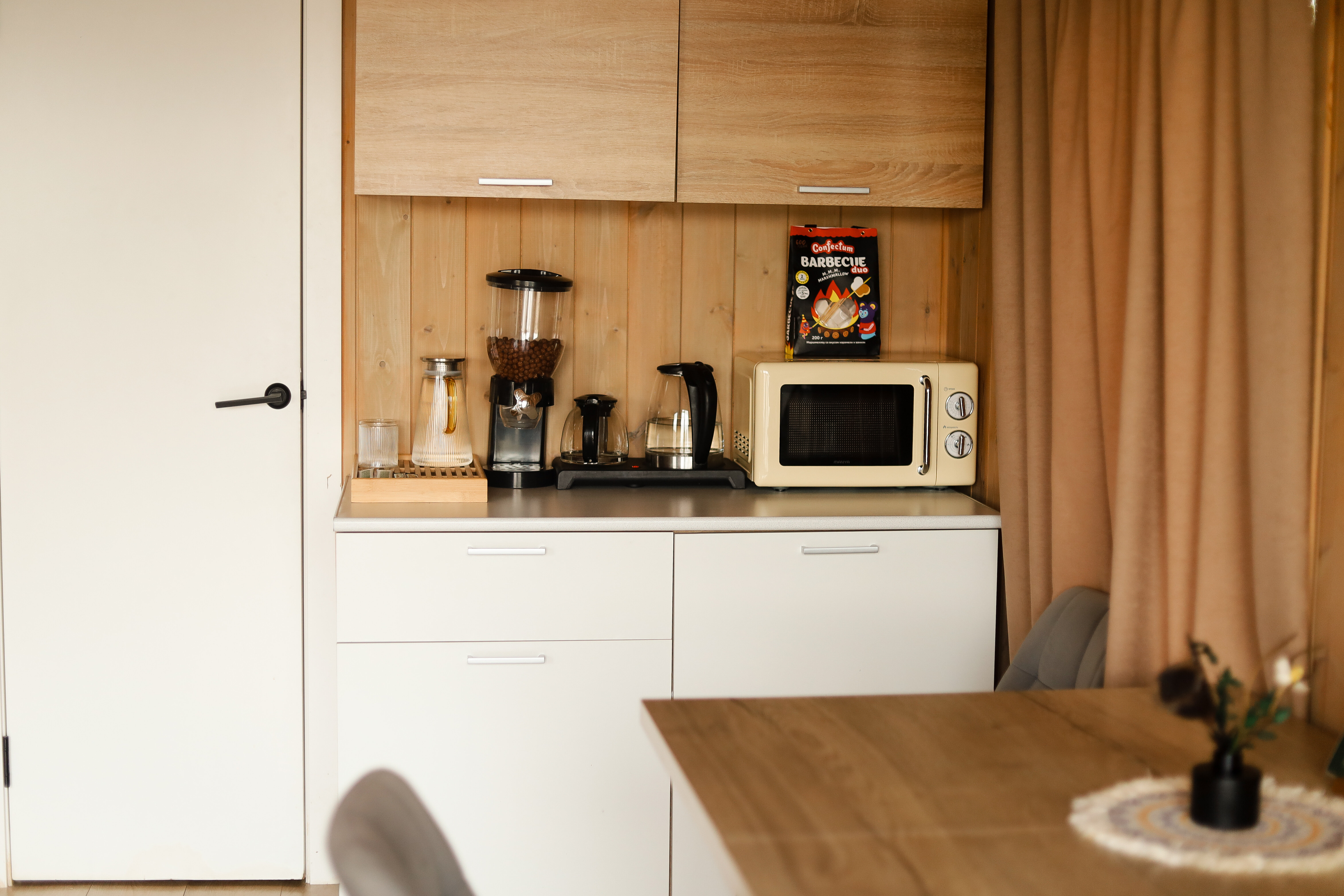 Четырехместный номер с видом на озеро