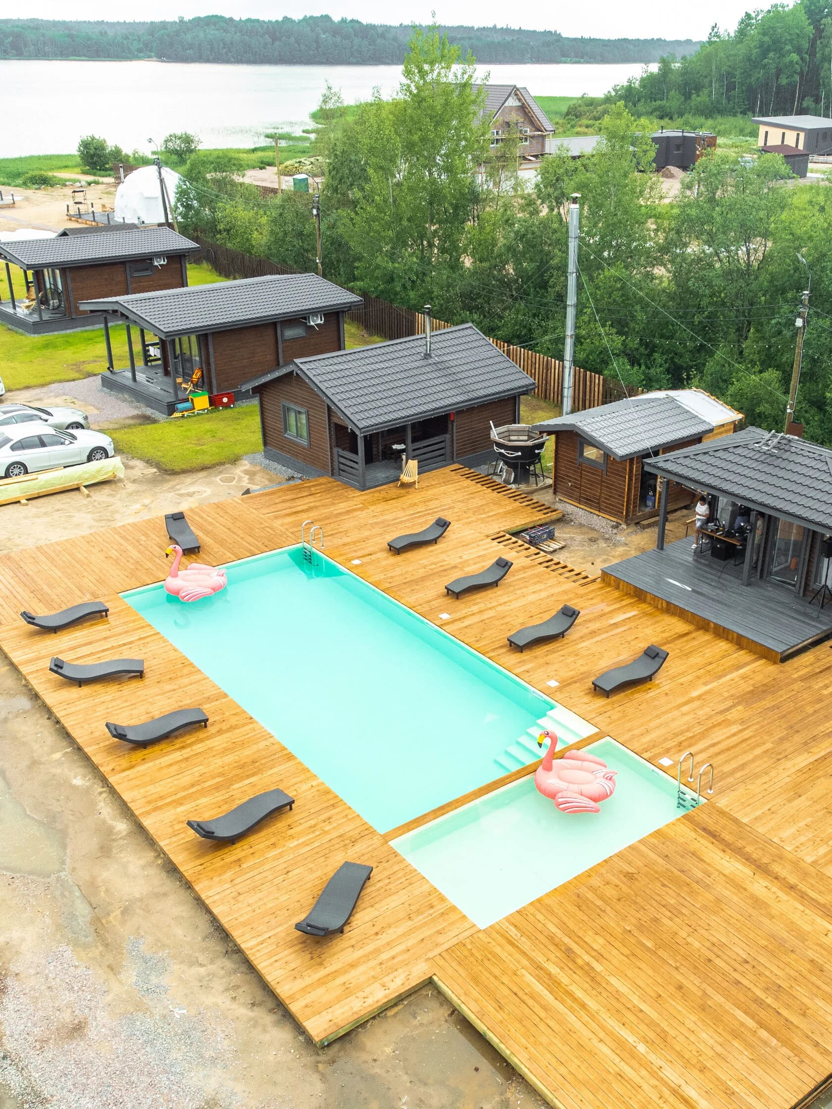 Дом однокомнатный, с видом на речку и лес