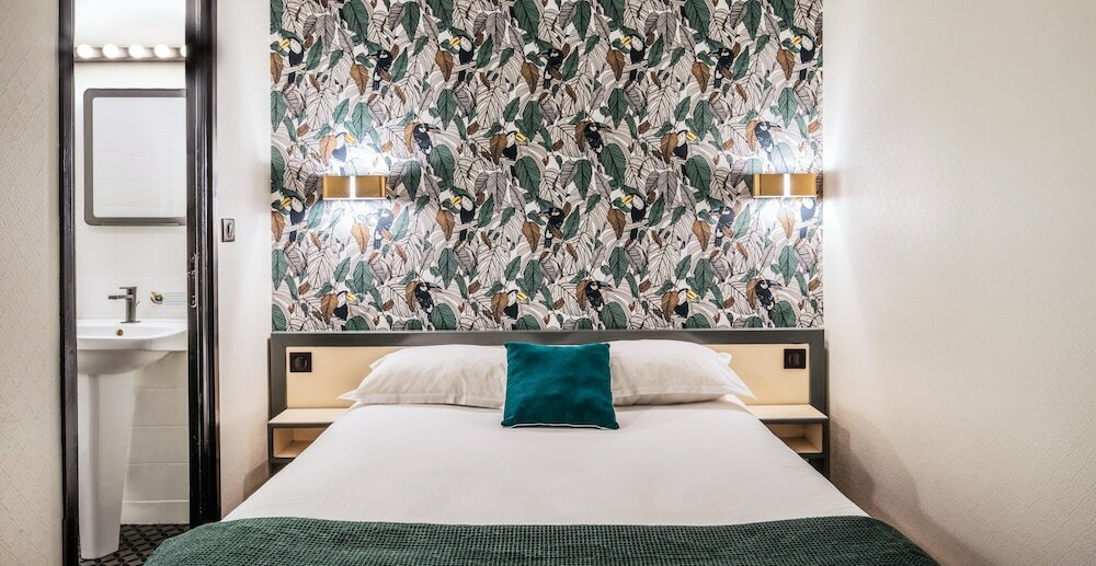 Without Natural Light Room