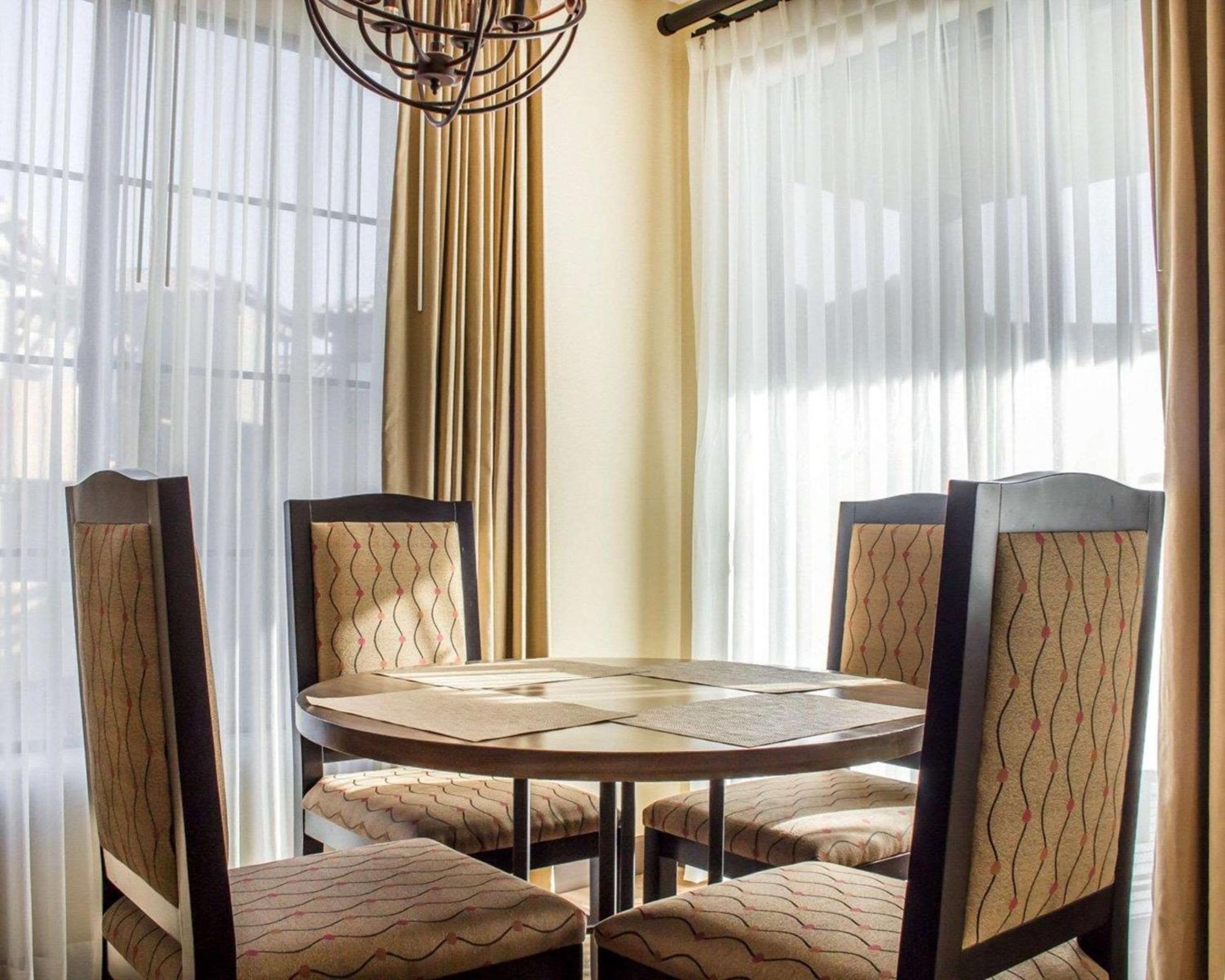 One-Bedroom Junior Suite