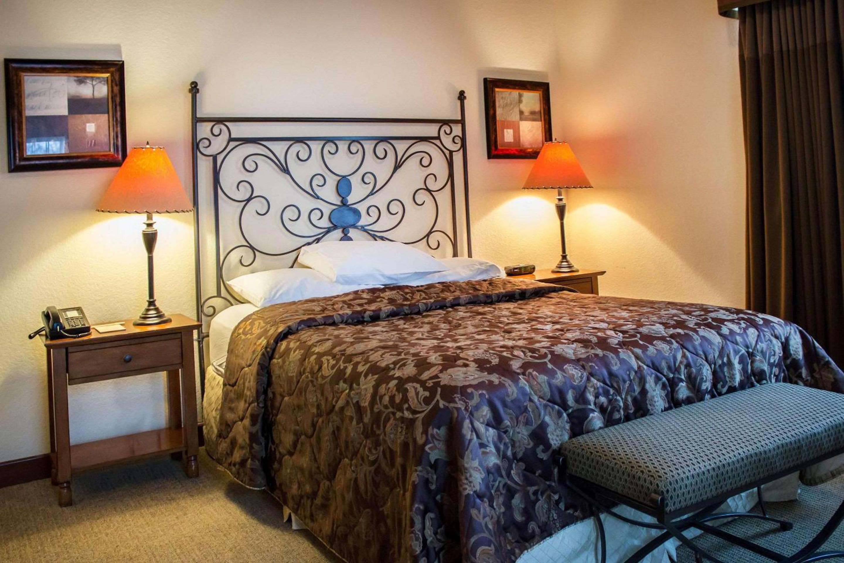 One-Bedroom Junior Suite