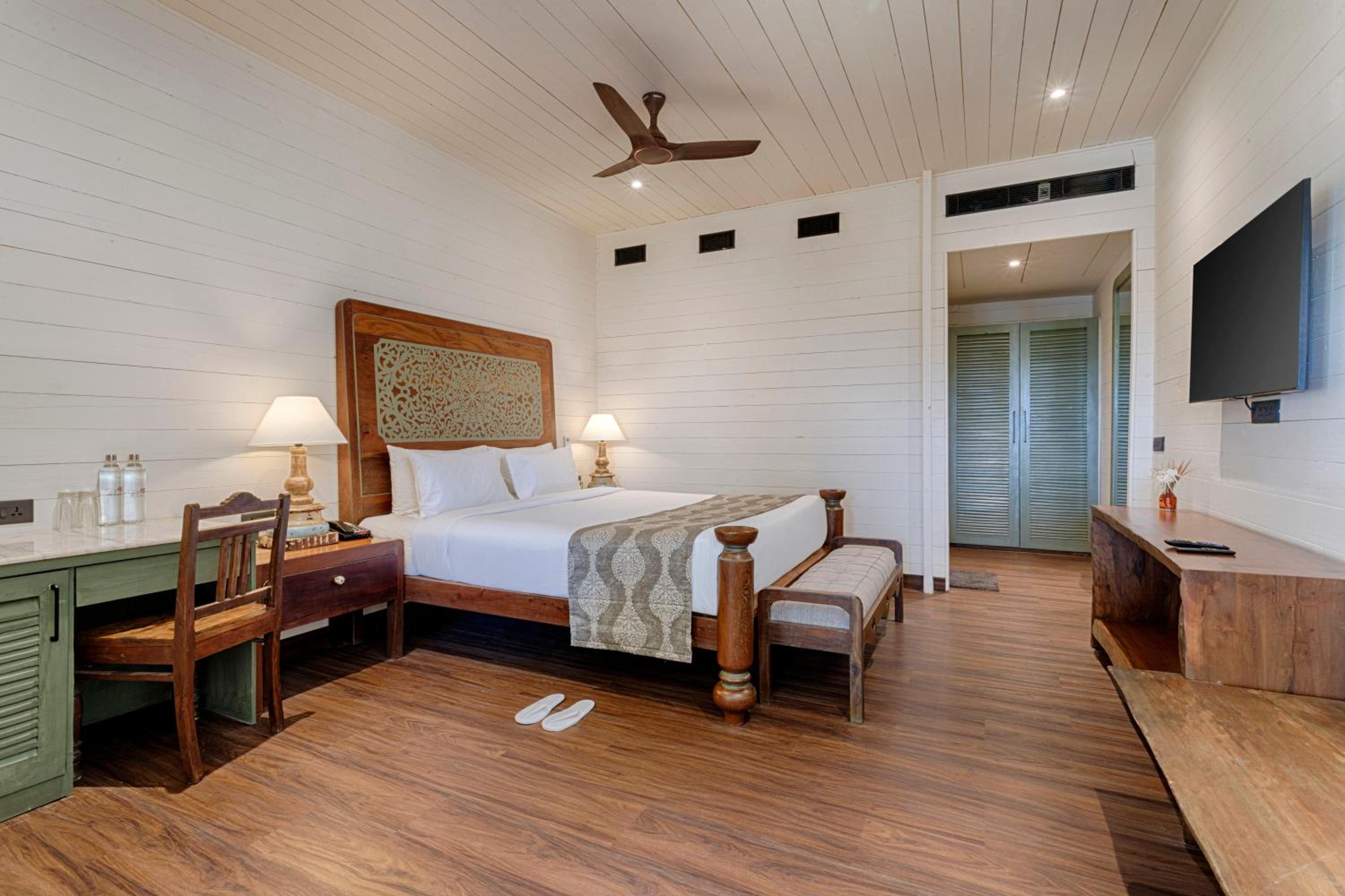 Premium River View Cottage with Balcony (with complimentary Kayaking and 20% off on Massage session)