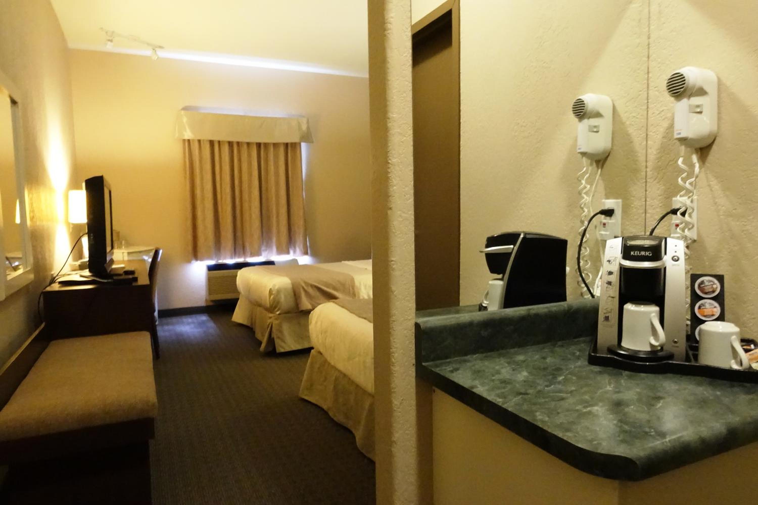 Queen Room with Two Queen Beds - Non-Smoking