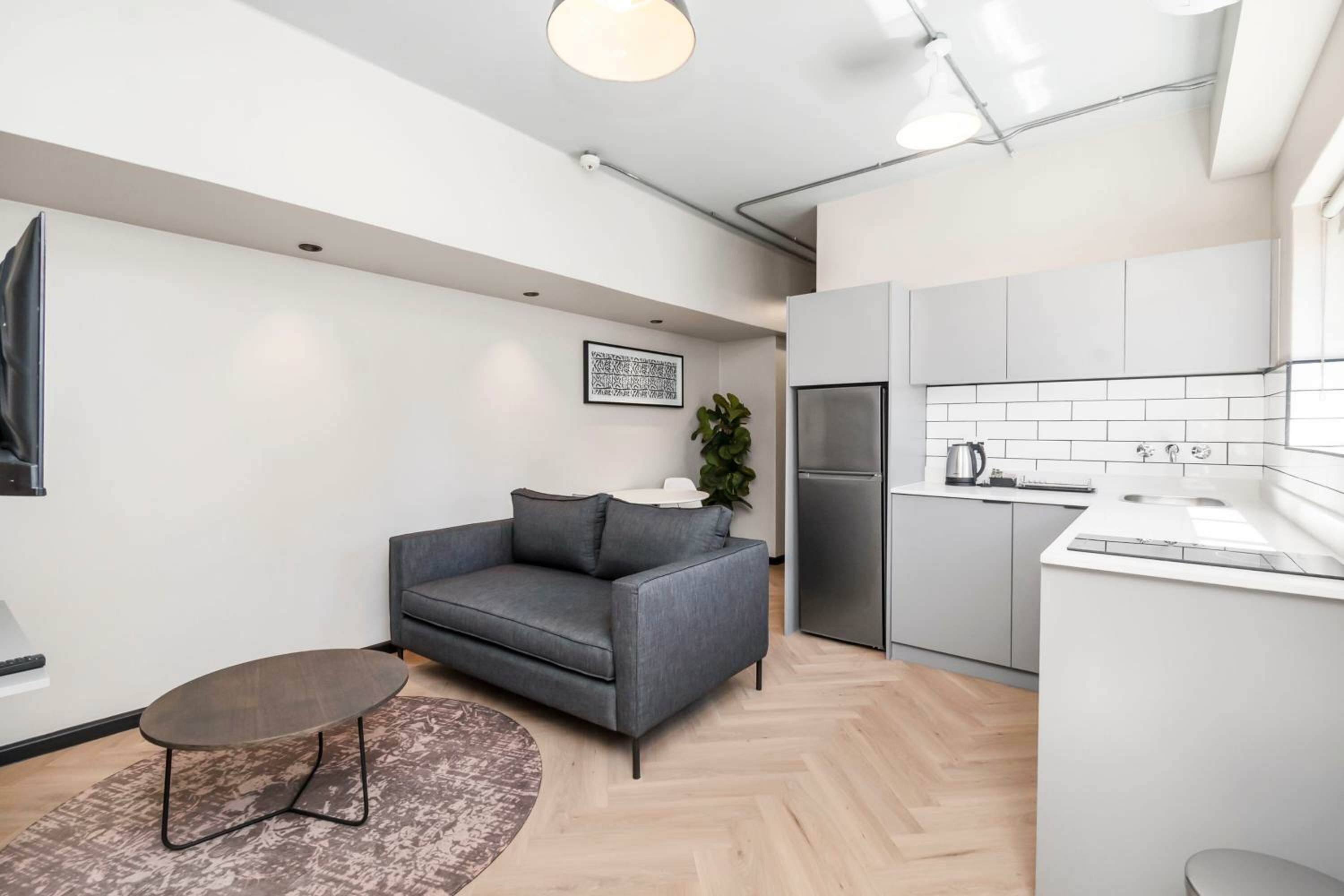 Superior One-Bedroom Apartment