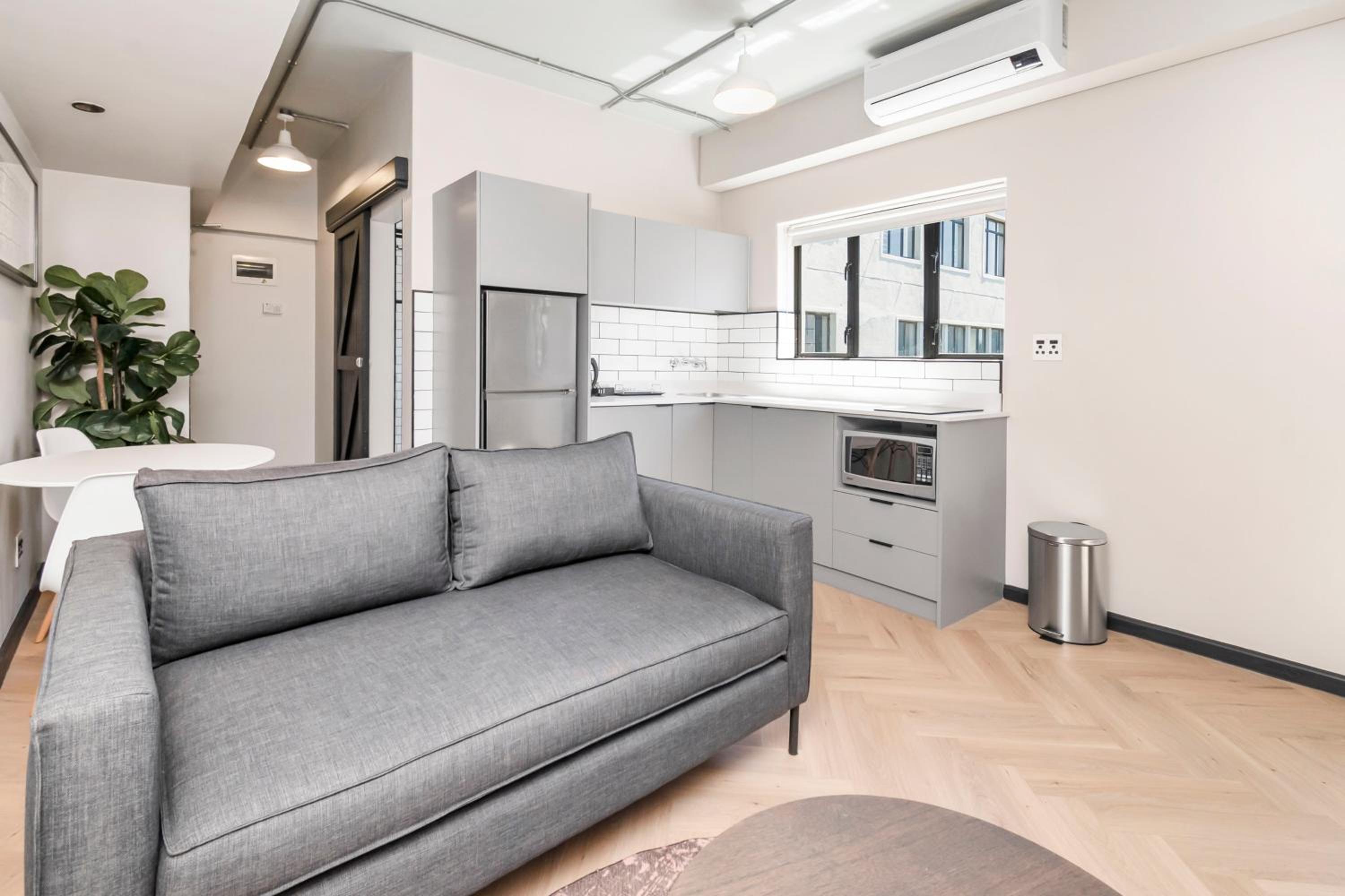 Superior One-Bedroom Apartment