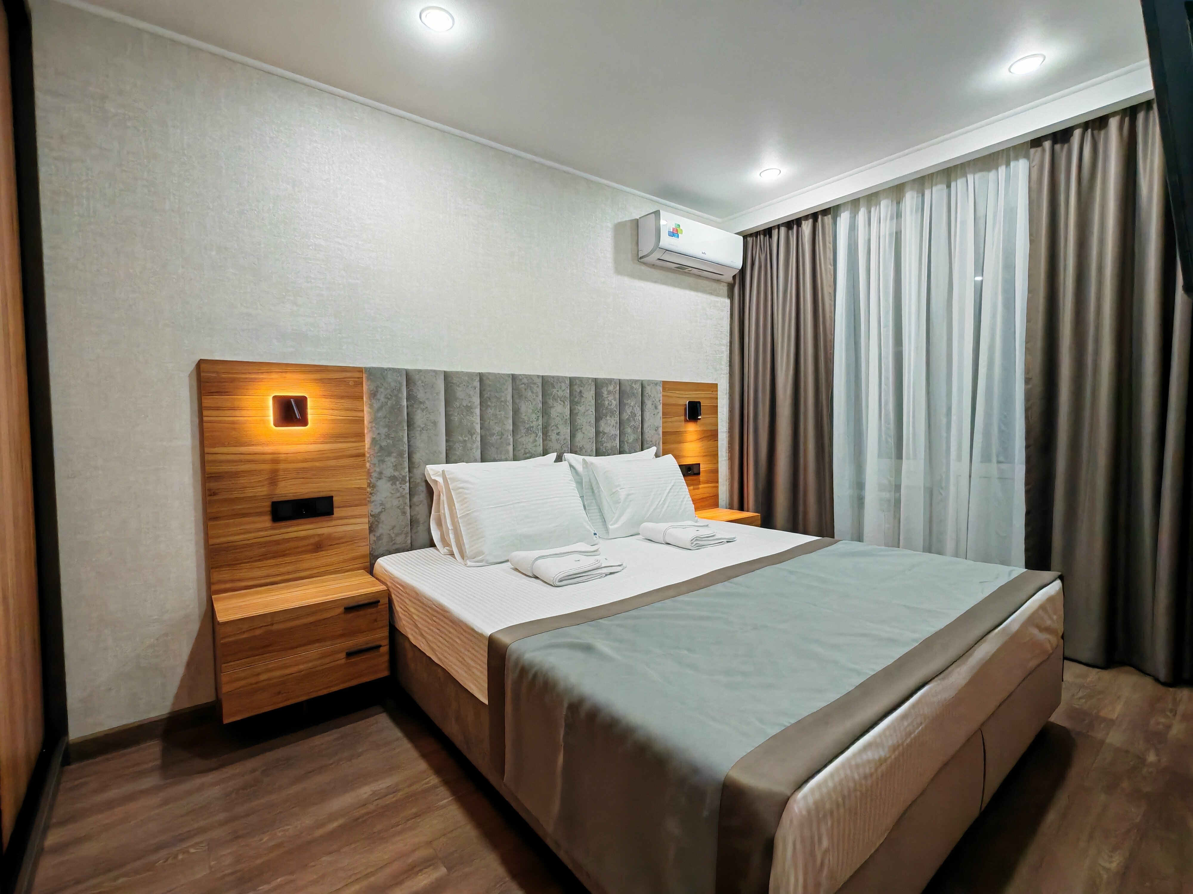 Люкс Плюс DBL (вид на море и парк)