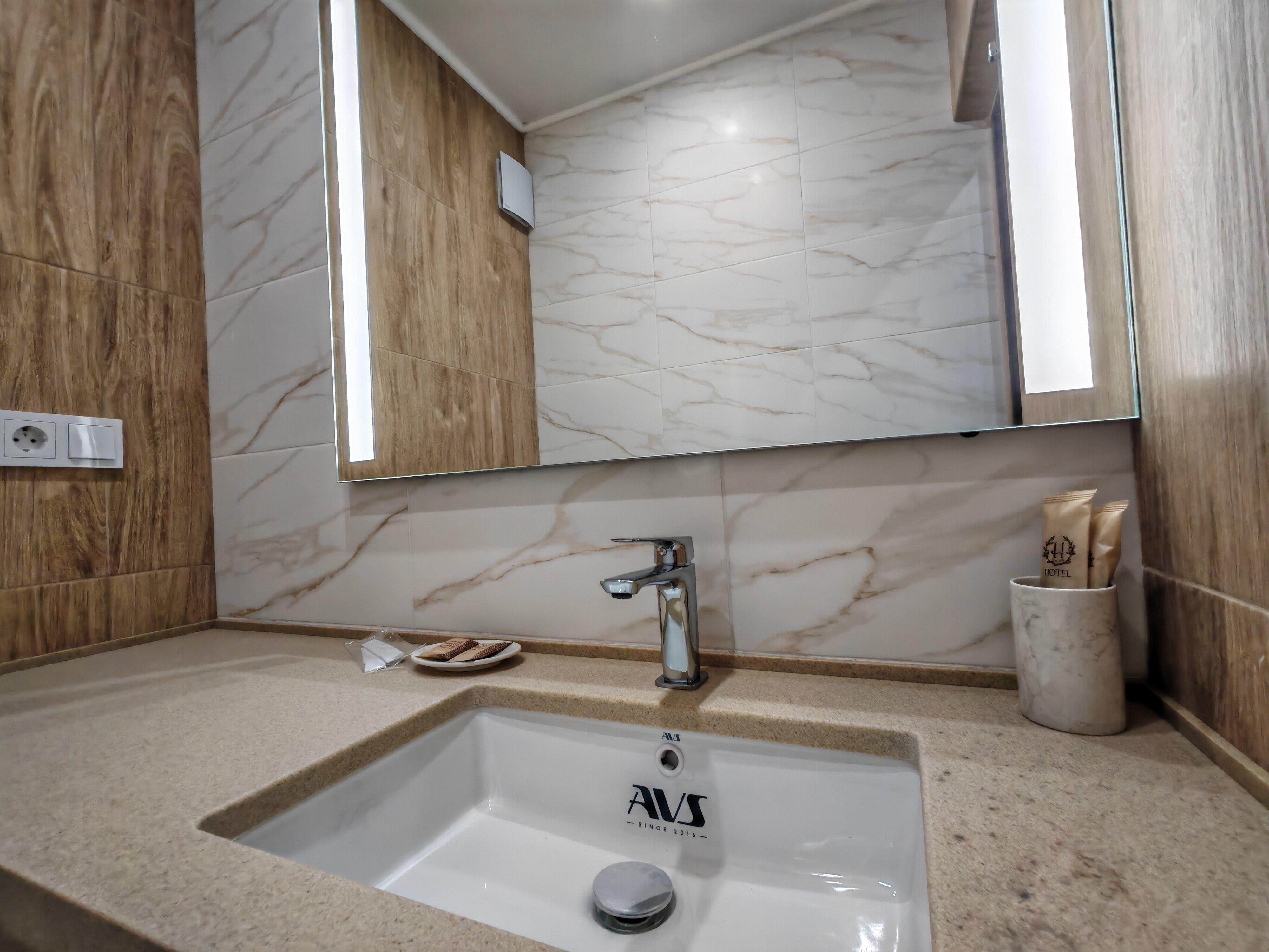 Люкс Плюс DBL (вид на море и парк)