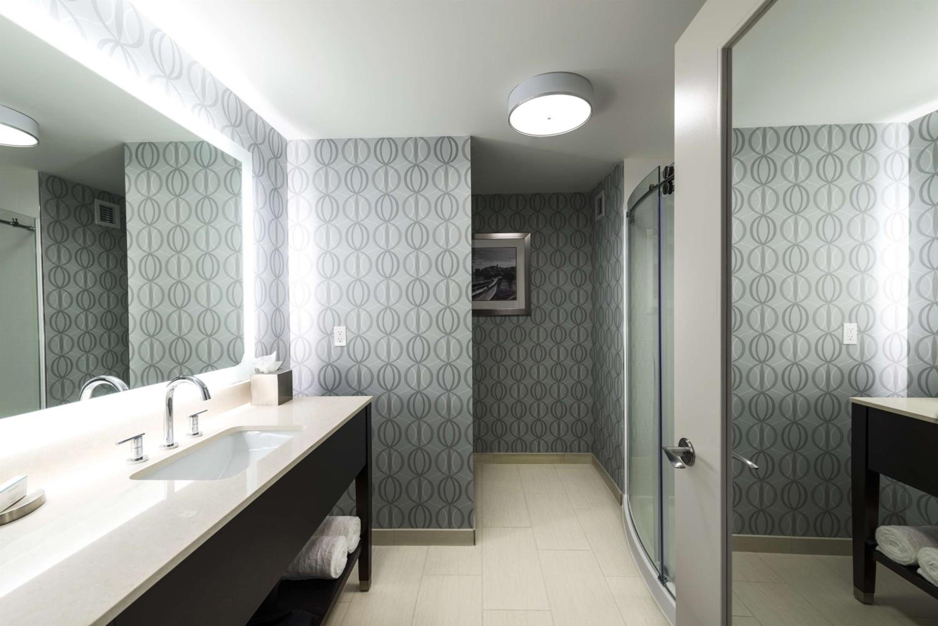 King Room - Non-Smoking