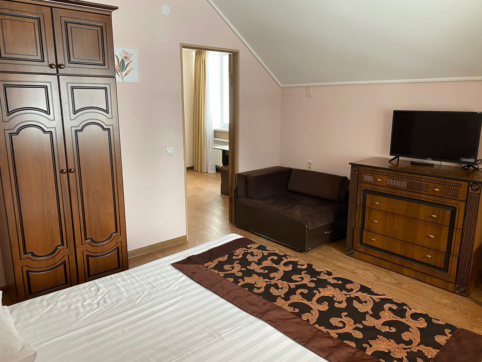 четырёхместный двухкомнатный номер стандарт с террасой