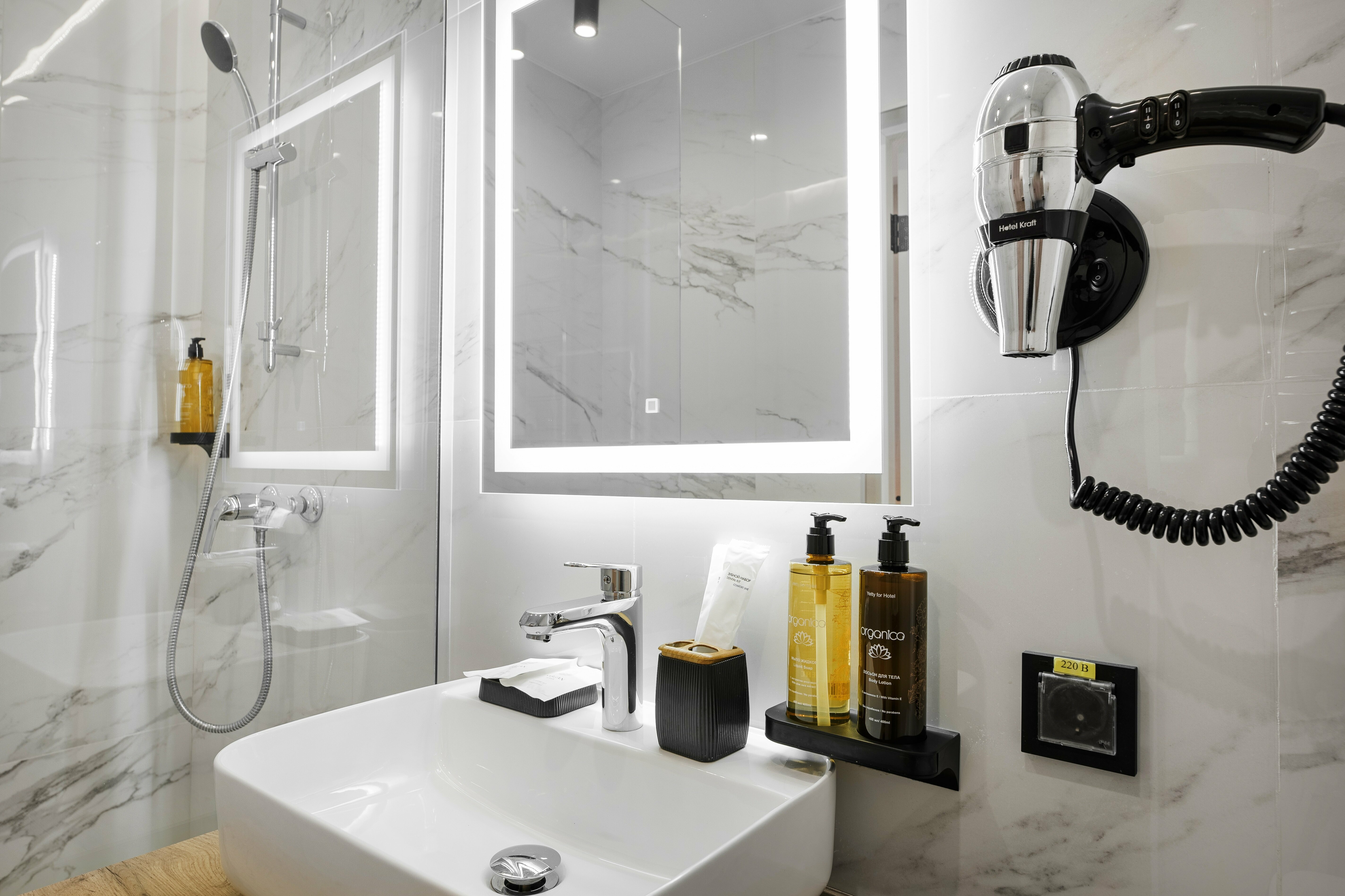 Standart + EXB с балконом с видом на бассейн