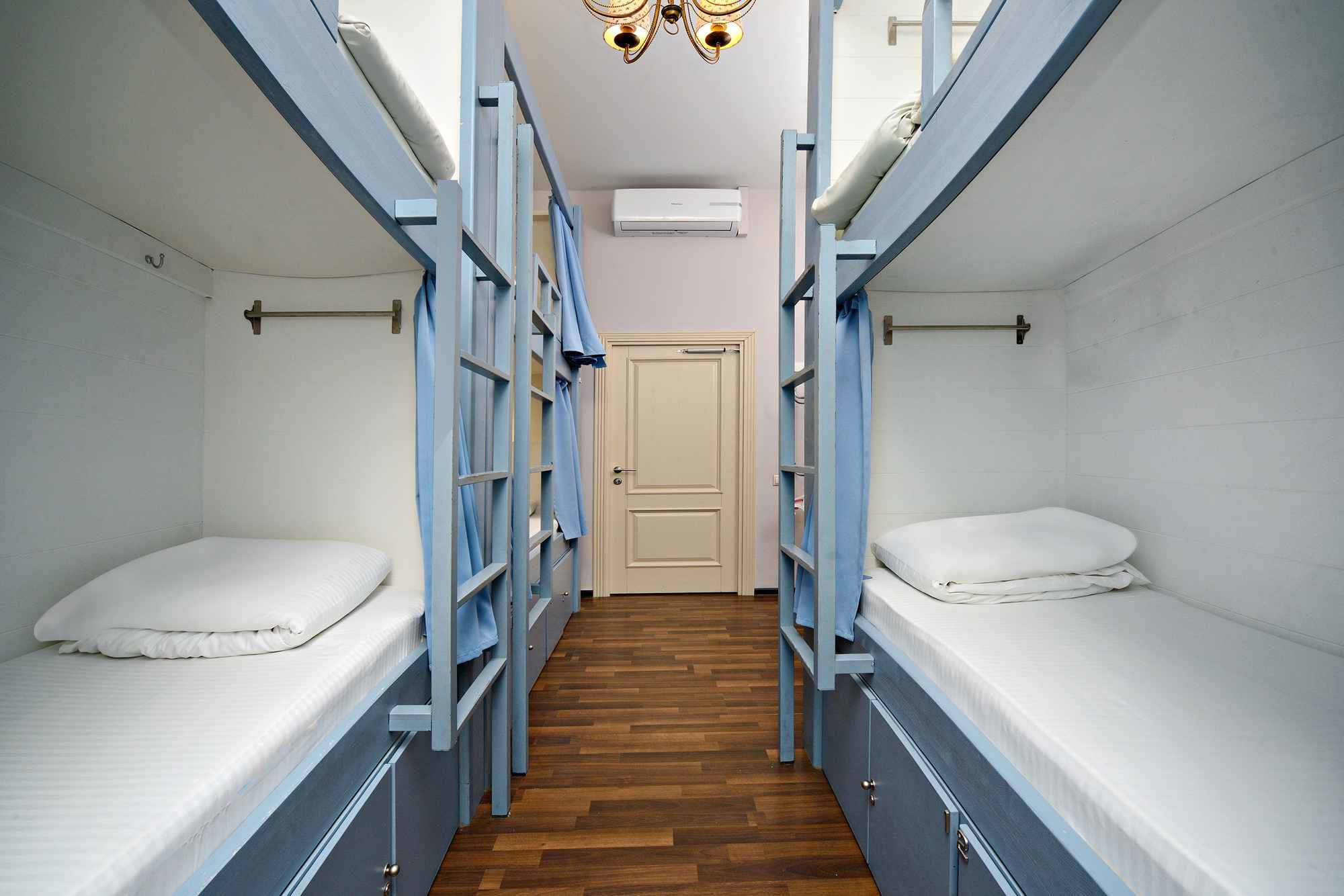 Кровать в общем 6-местном номере