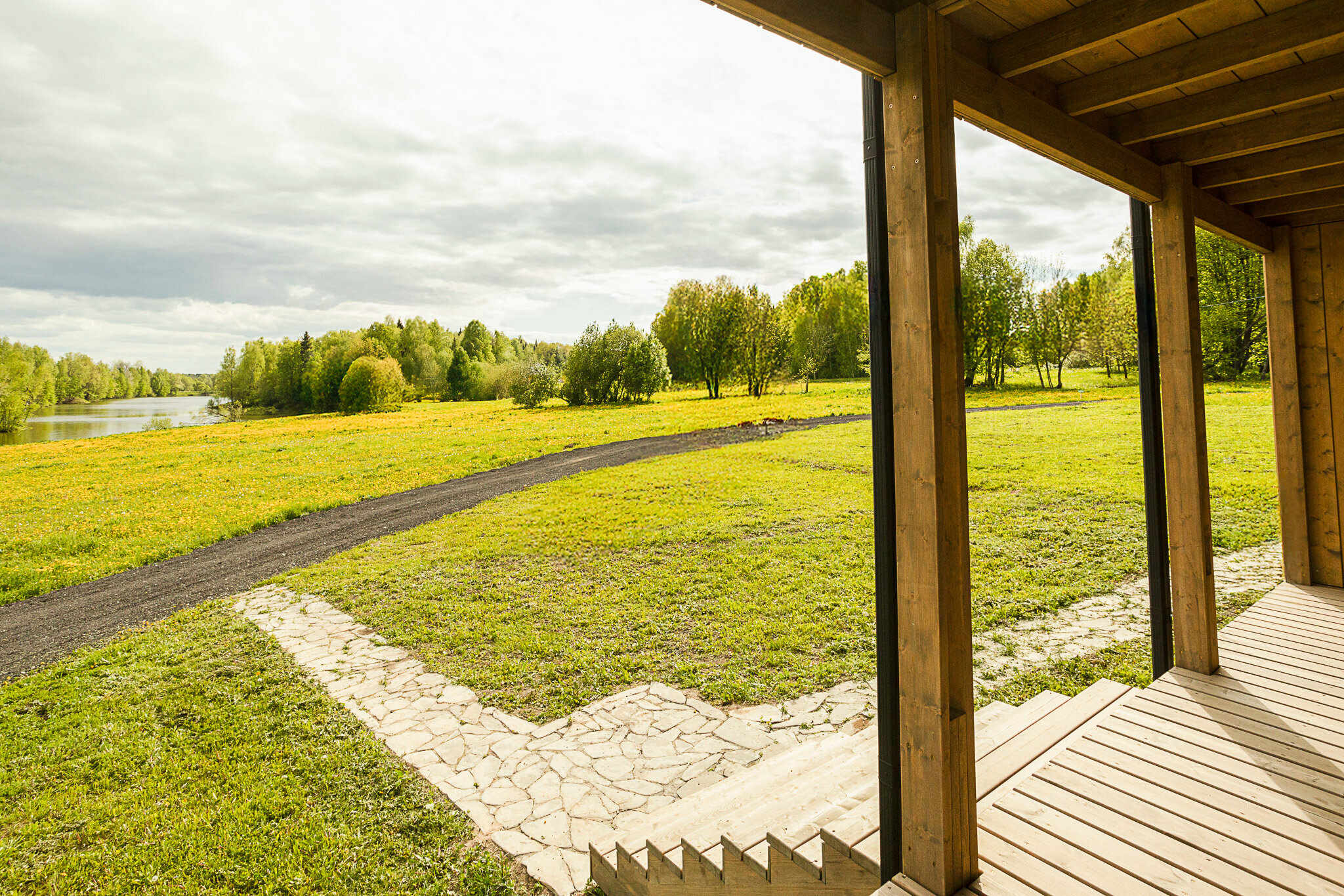 Семейный люкс с видом на реку