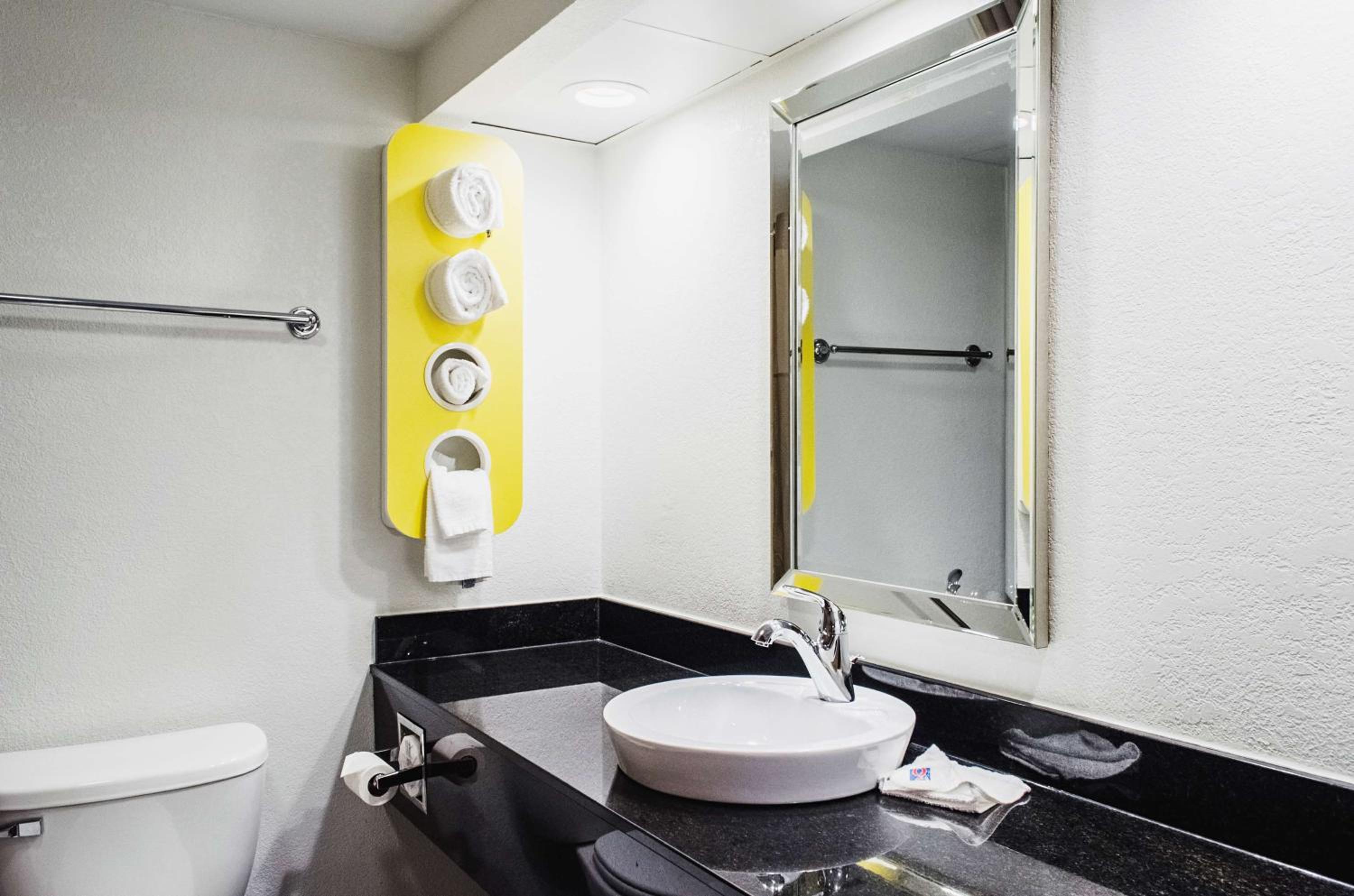 King Room - Non-Smoking