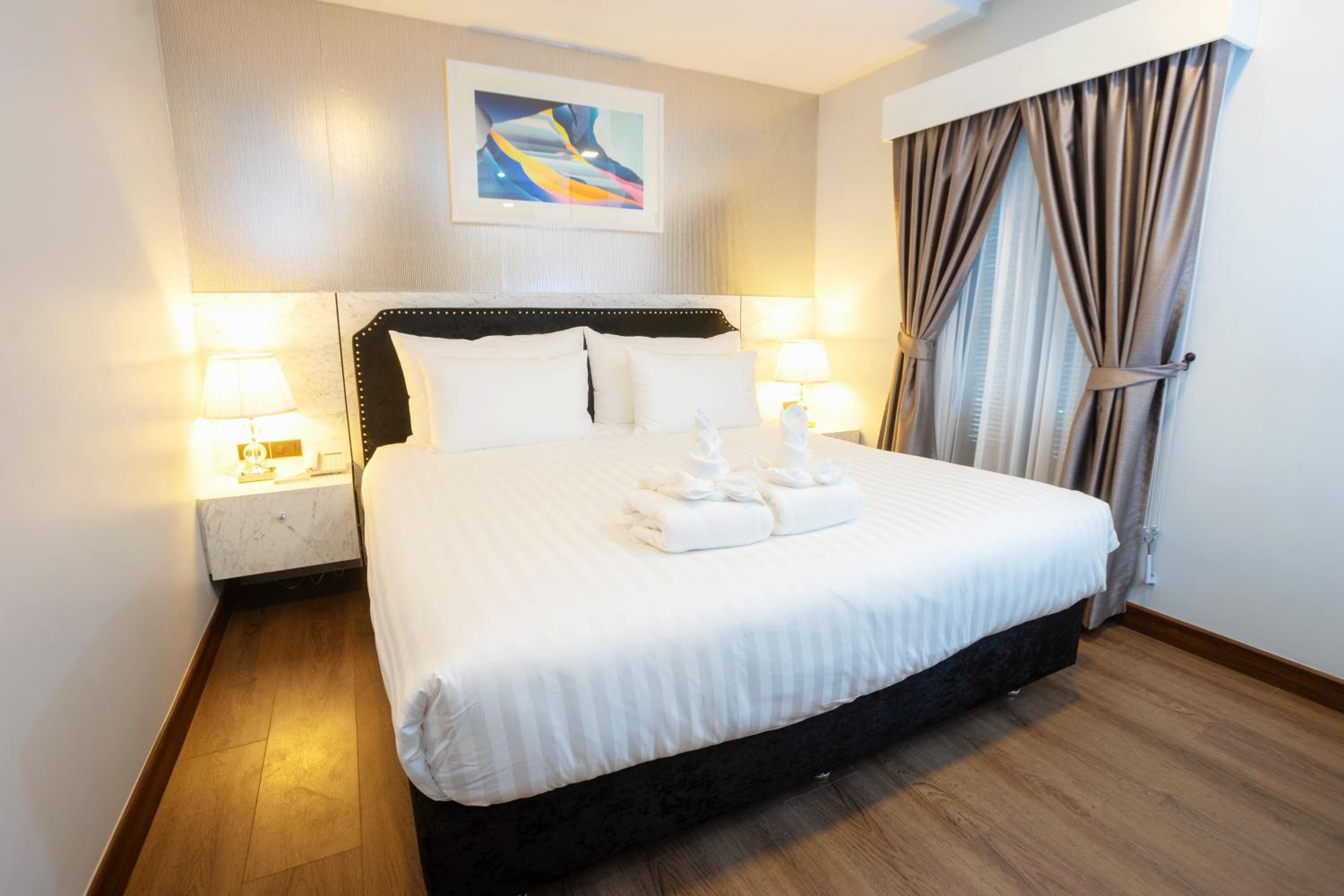 Deluxe King Room