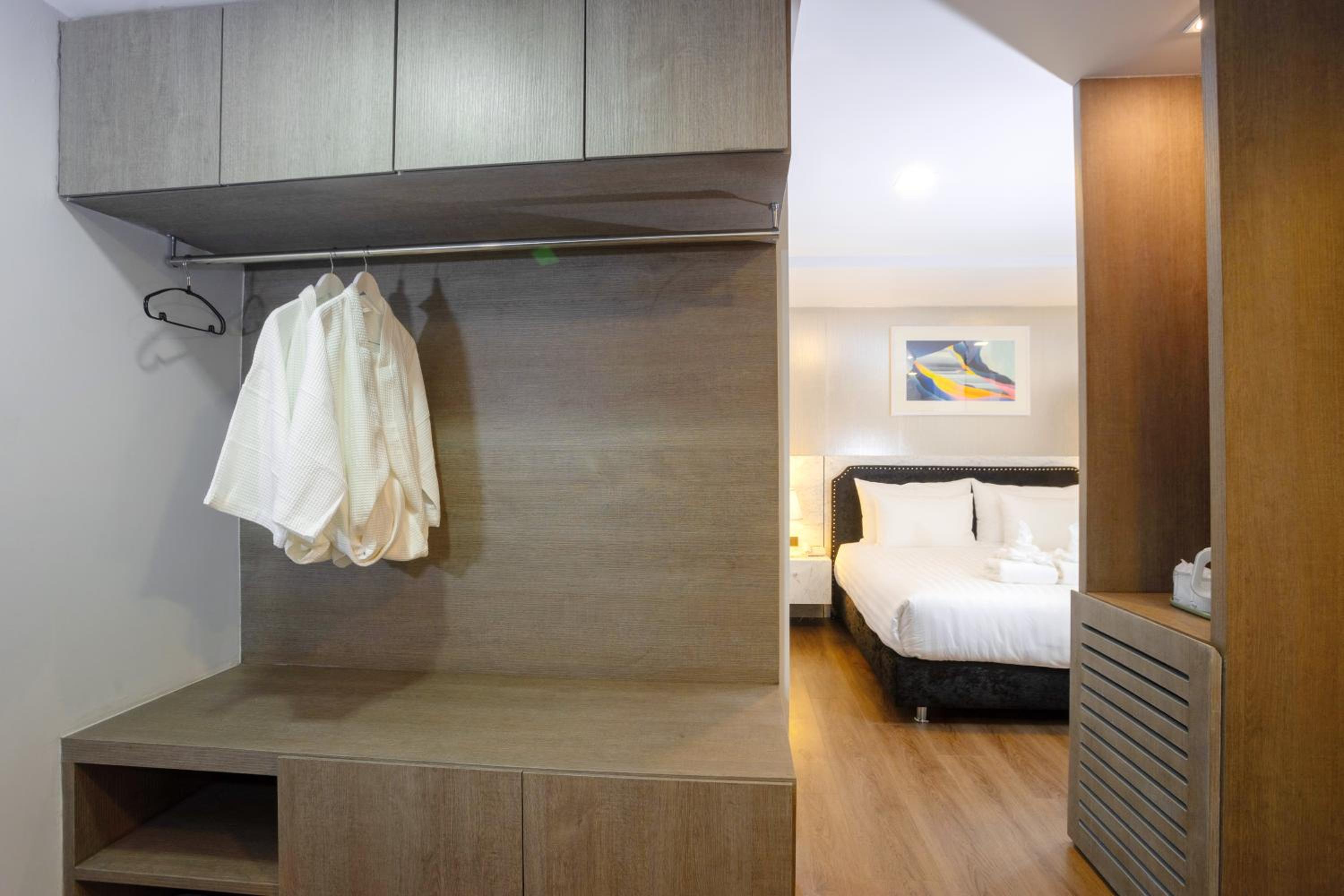 Deluxe King Room
