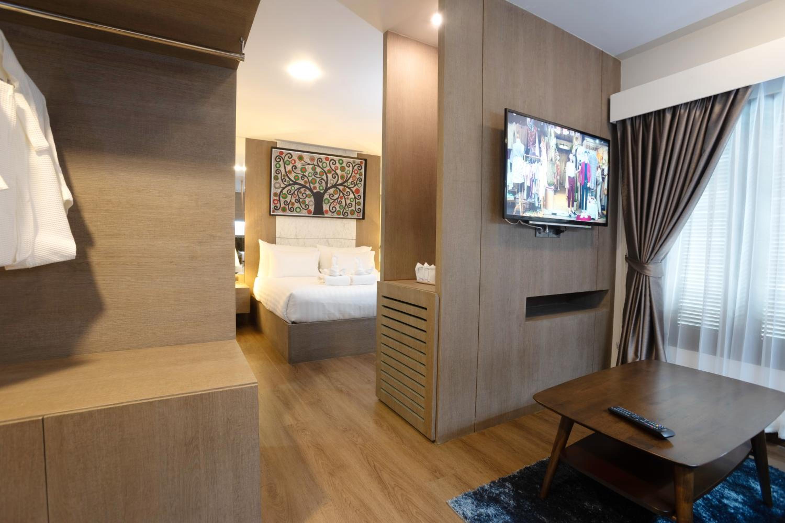 Deluxe King Room