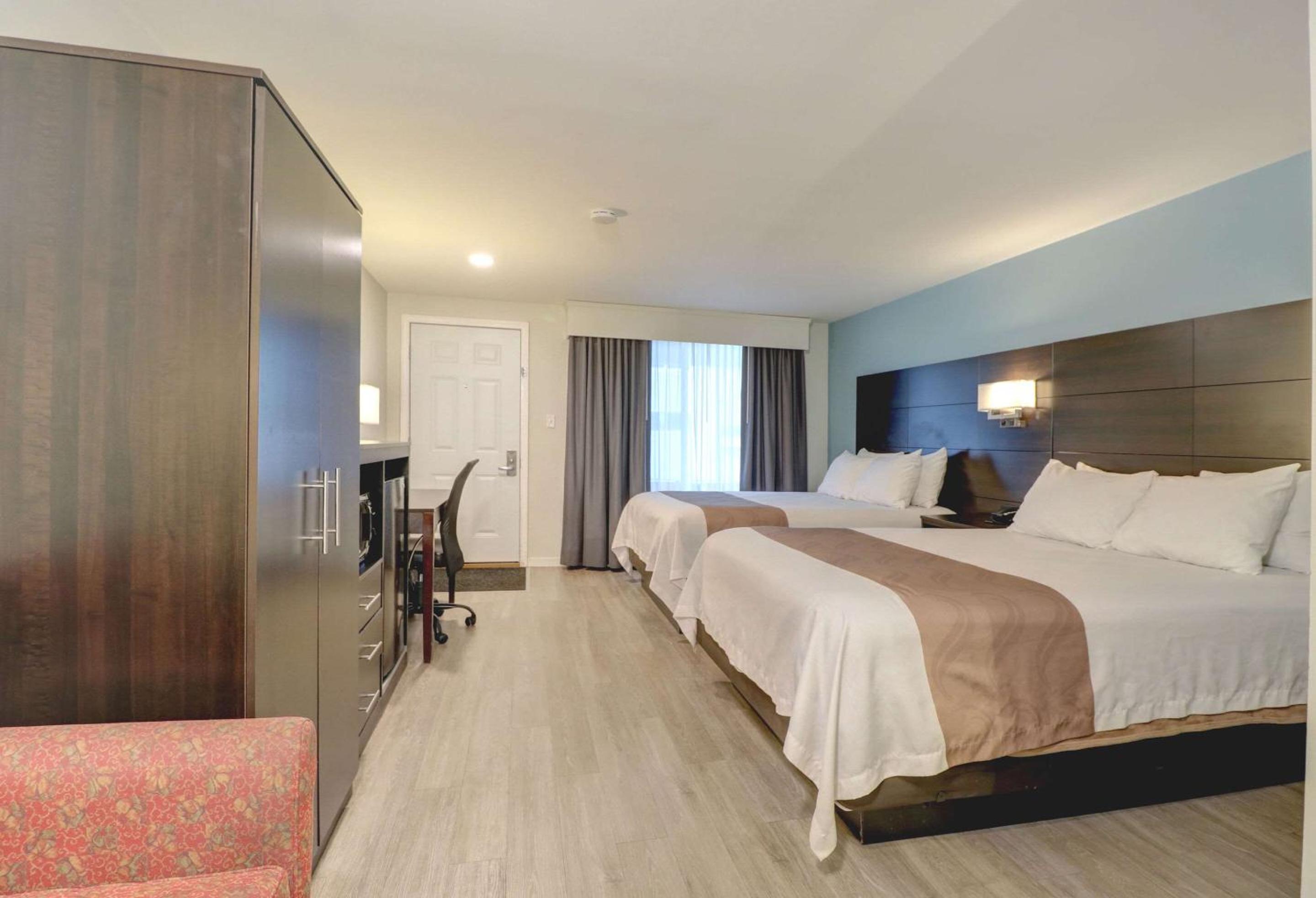 Queen Room with Two Queen Beds - Non-Smoking/Pet-Friendly