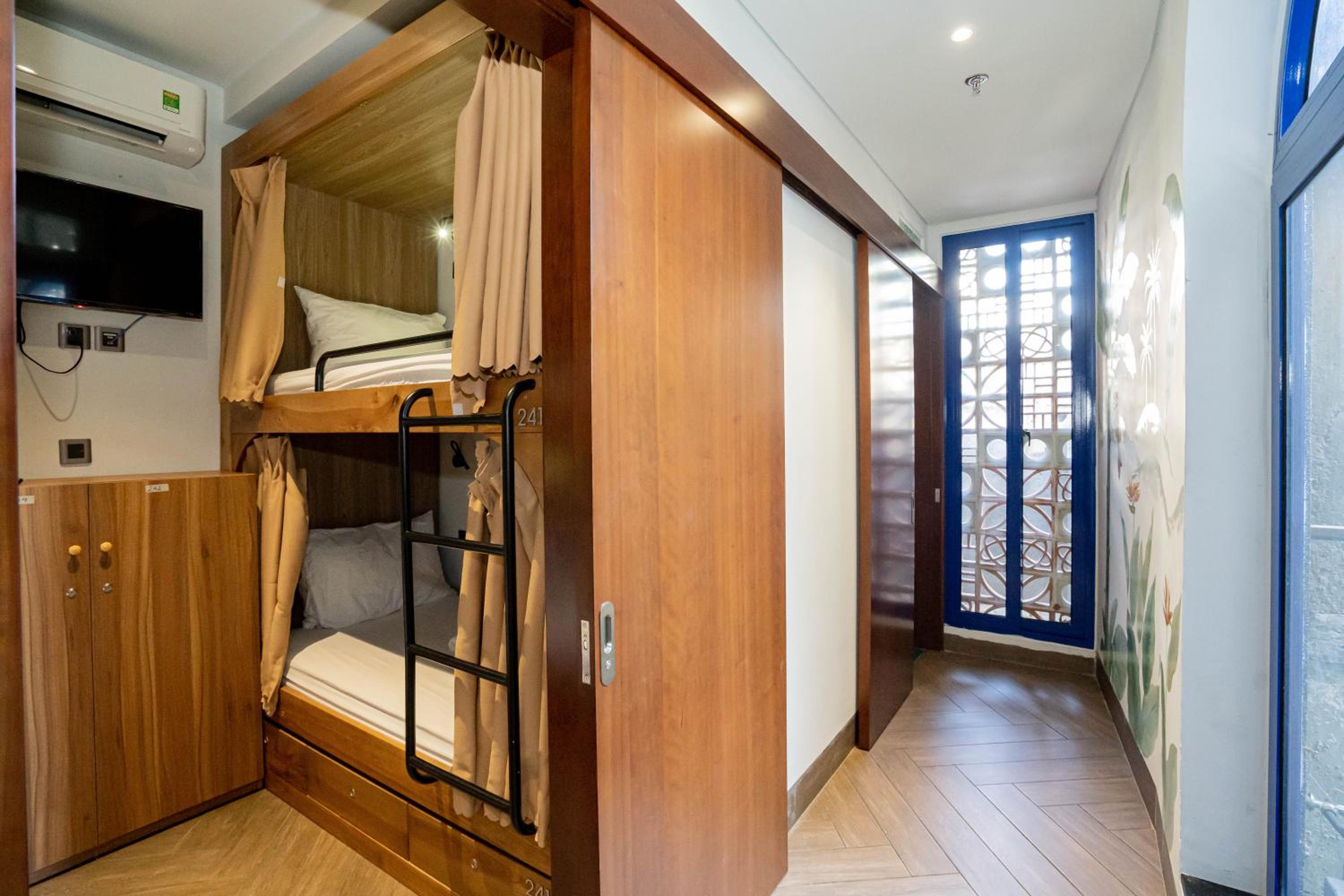 4-Bed Mixed Dormitory Room