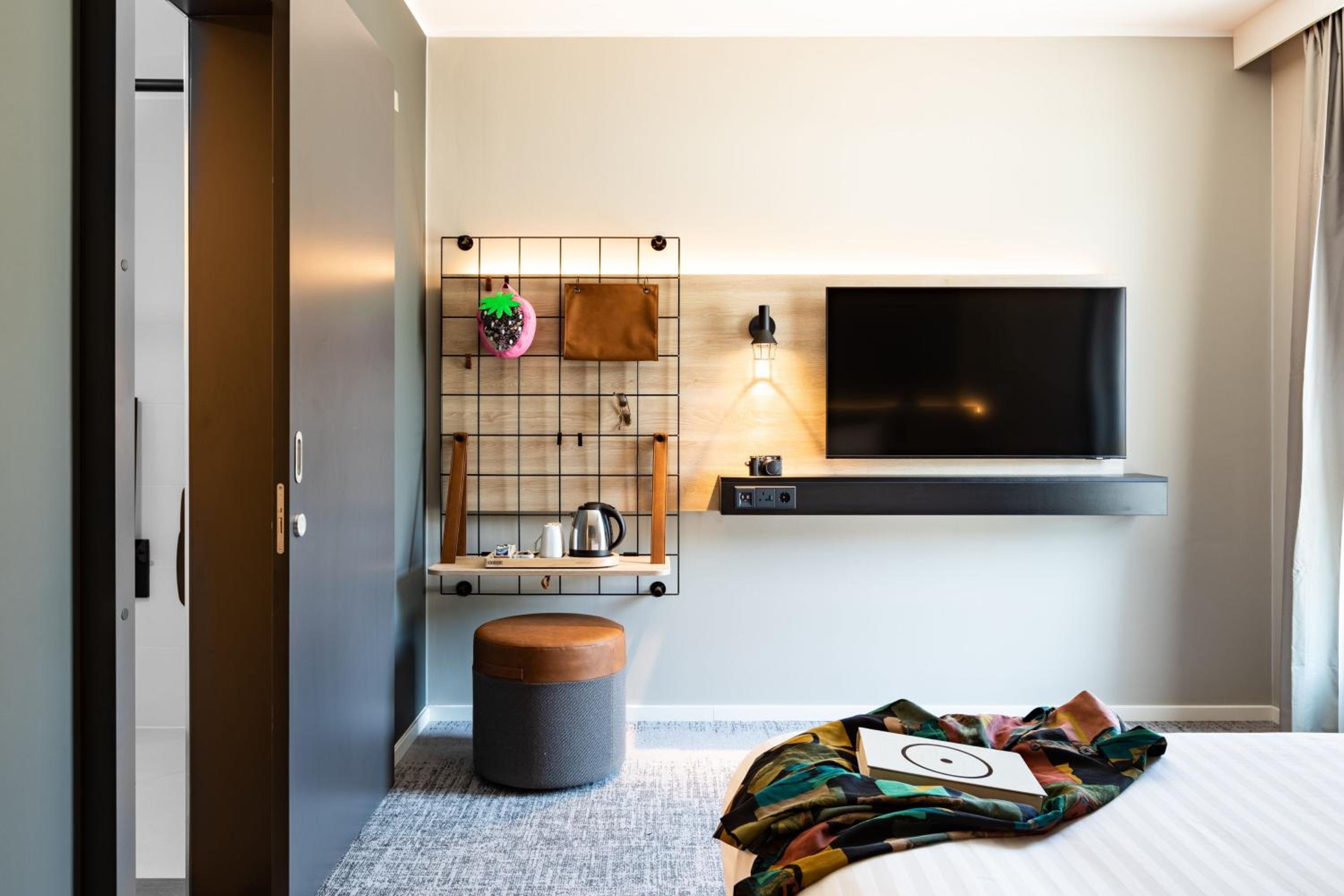 Family Queen Room with Sofa Bed 