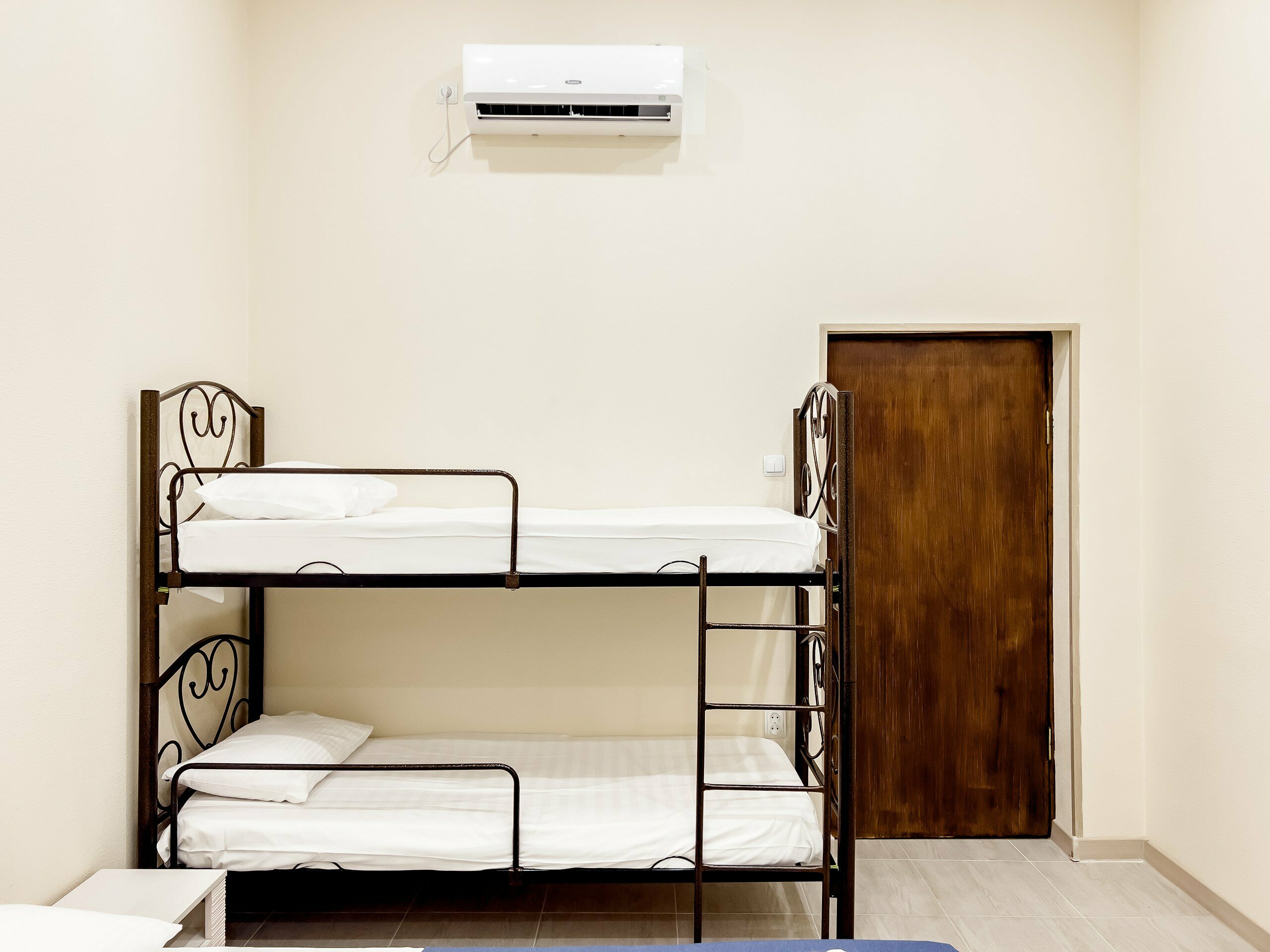 Cемейный номер с собственной ванной комнатой