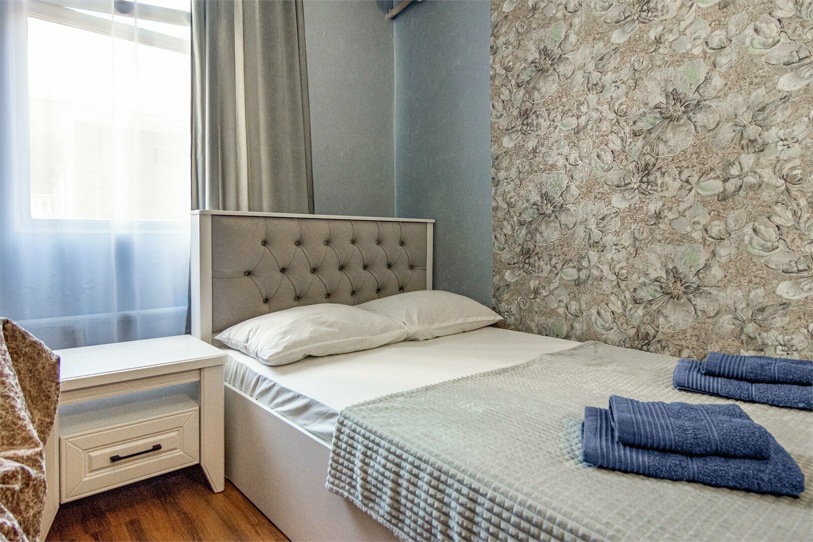 Трехместный номер «Комфорт» с душем