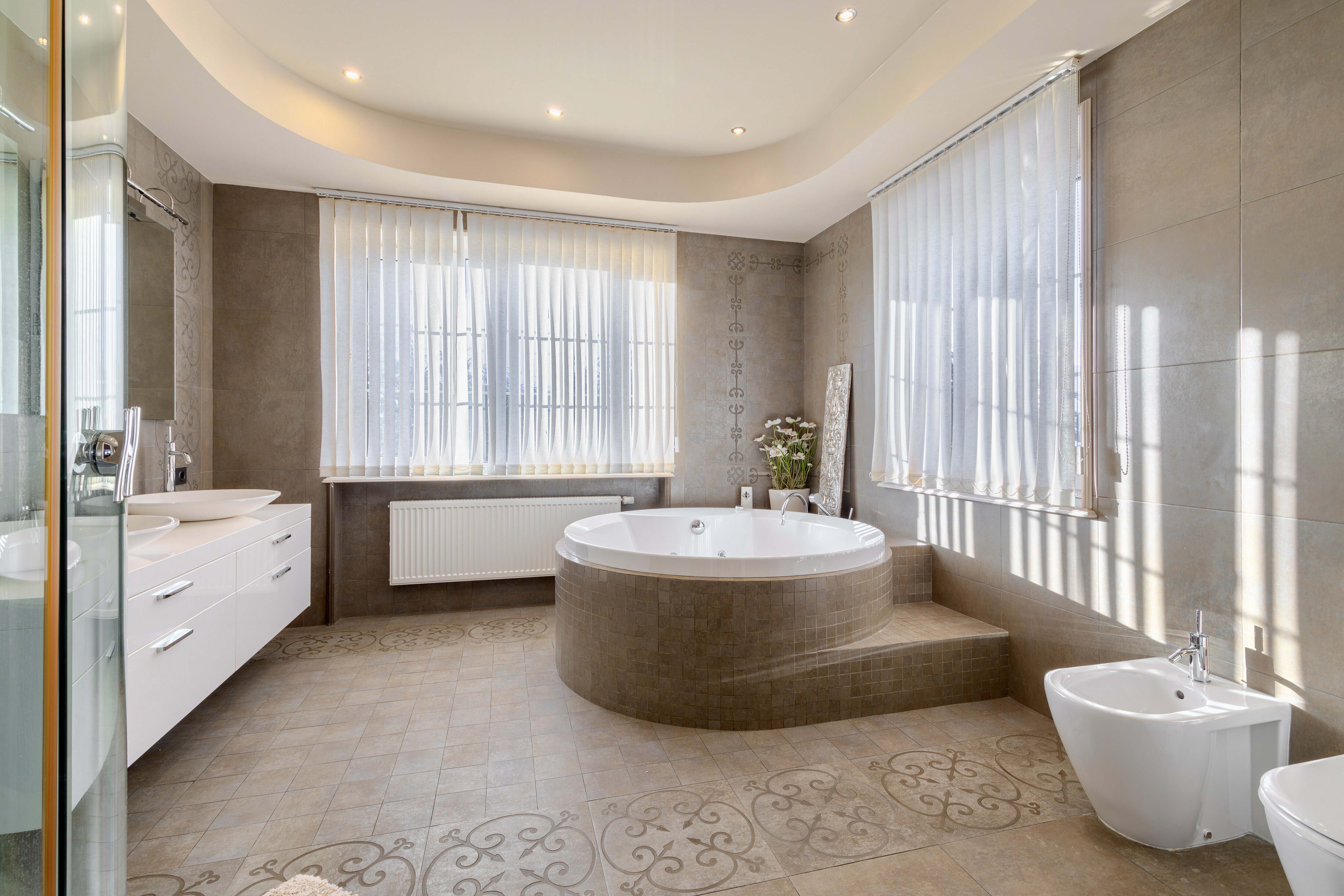 Коттедж Белый берег - с бассейном, сауной и караоке