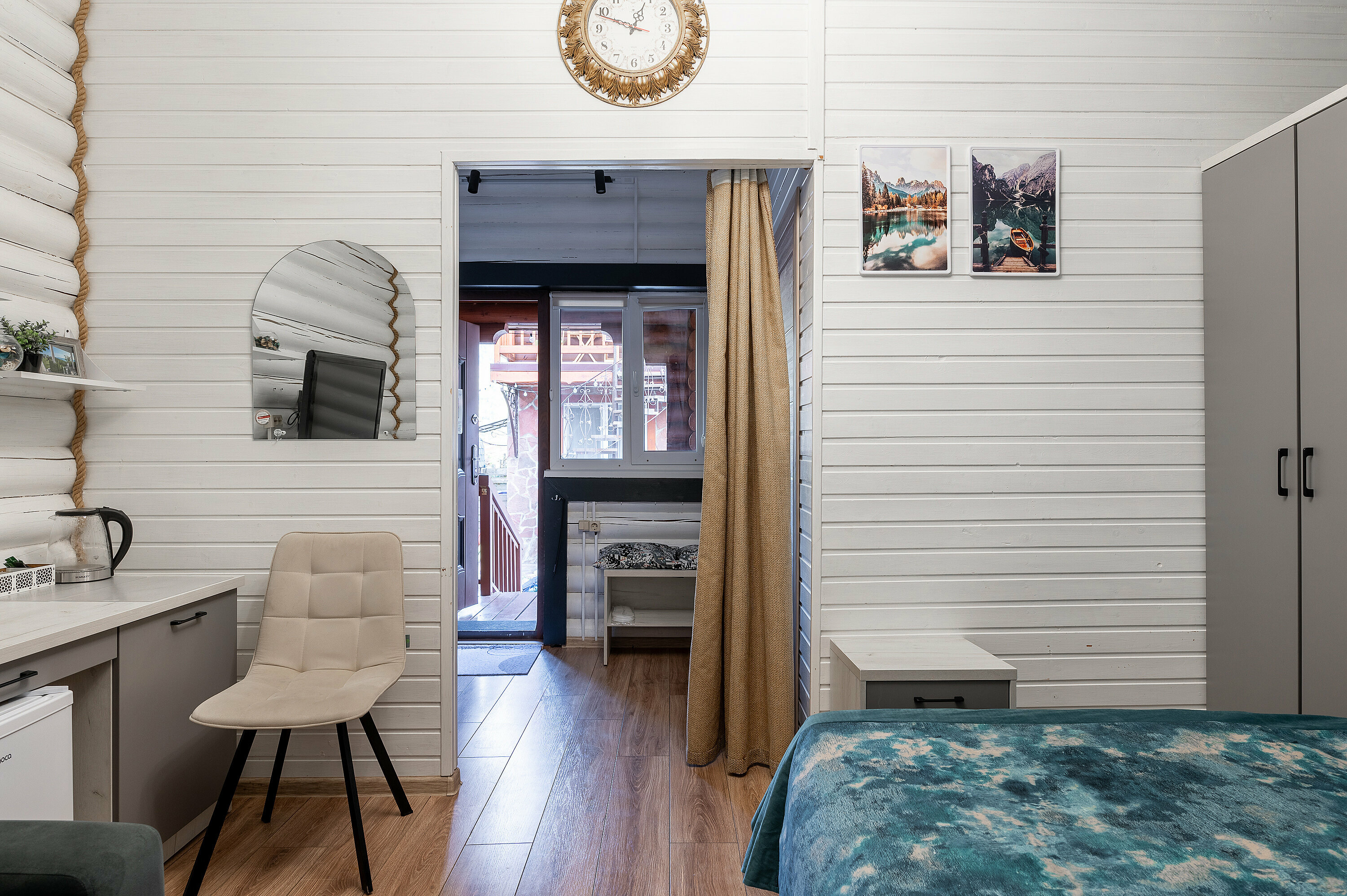 Люкс Скандинавия с собственной террасой и мини кухней.