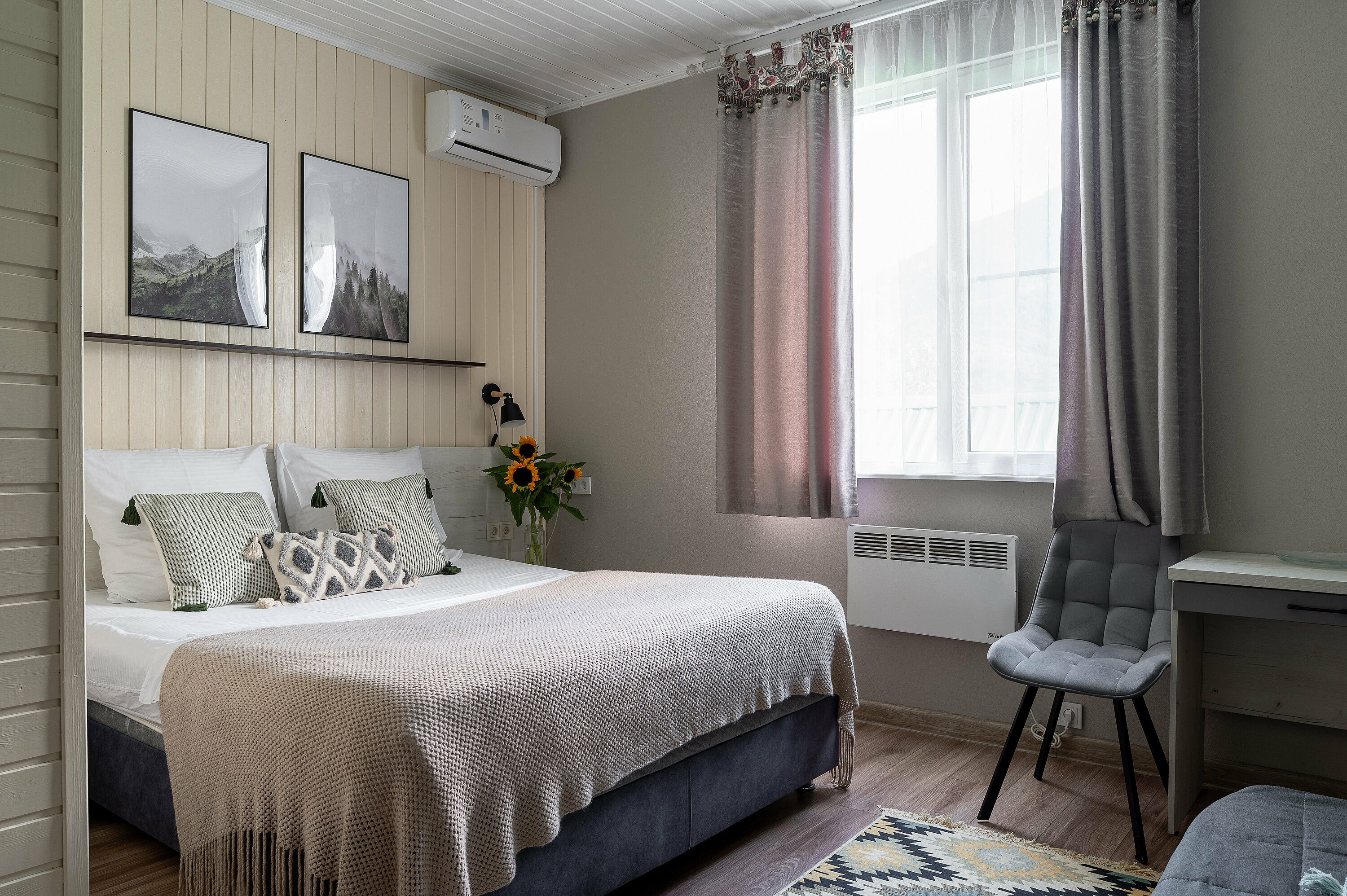 Делюкс с балконом , 2-х местный с двуспальным диваном.