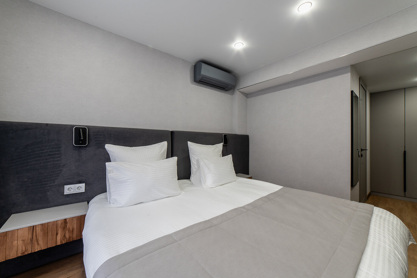 Улучшенный номер с кроватью размера «king-size»