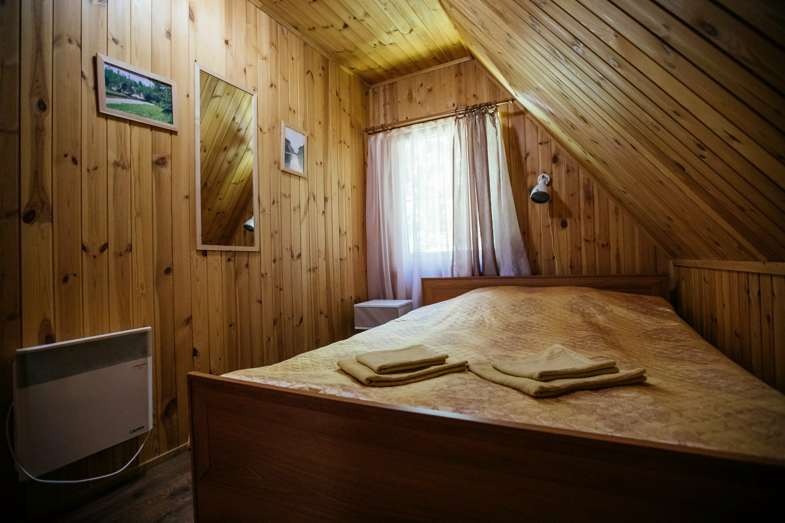 Крайняя изба-1/2 рубленного деревянного дома на 4 человек