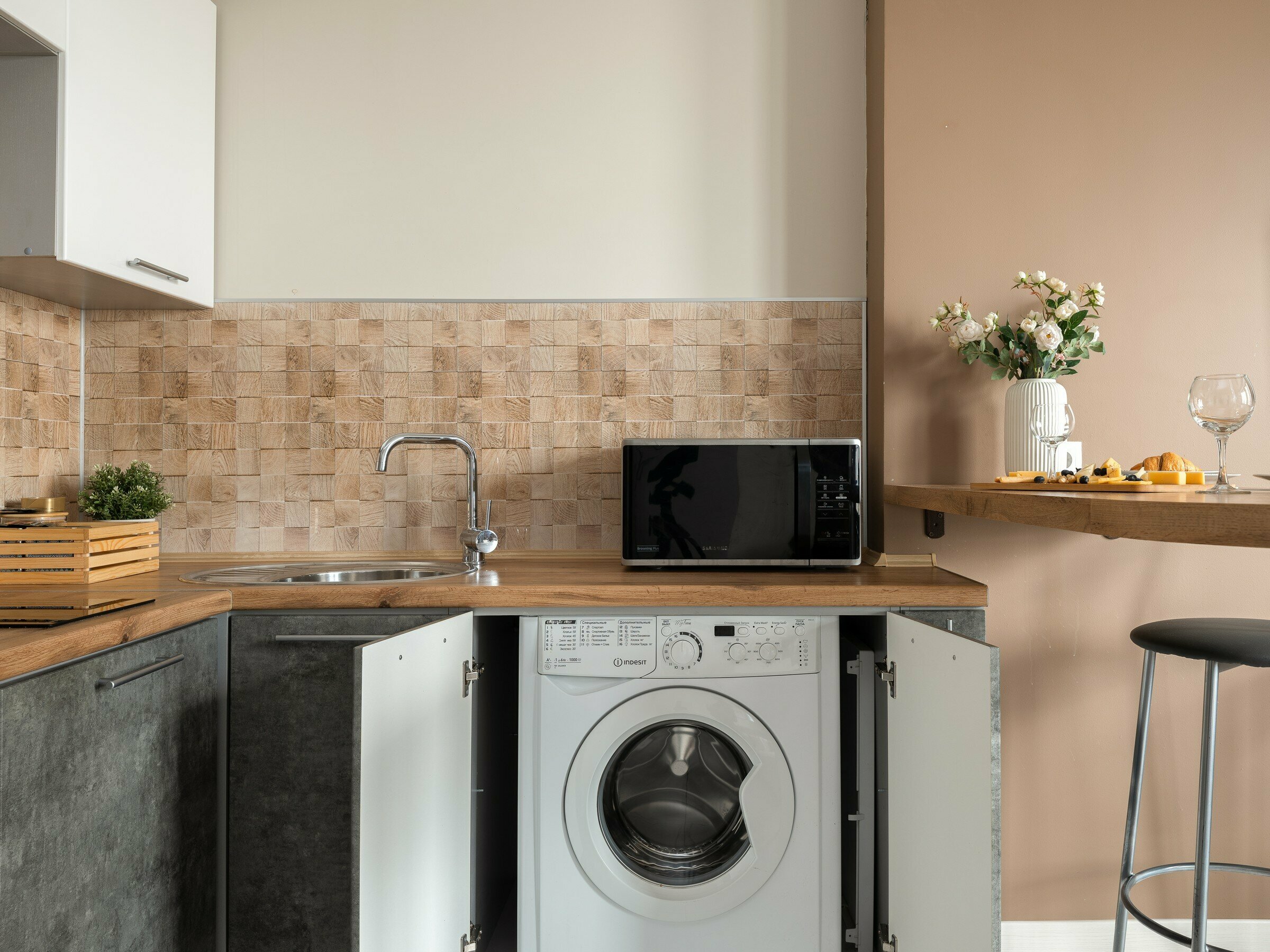 Orient - 2х местные делюкс апартаменты в "Савеловский-Сити" (23 этаж)