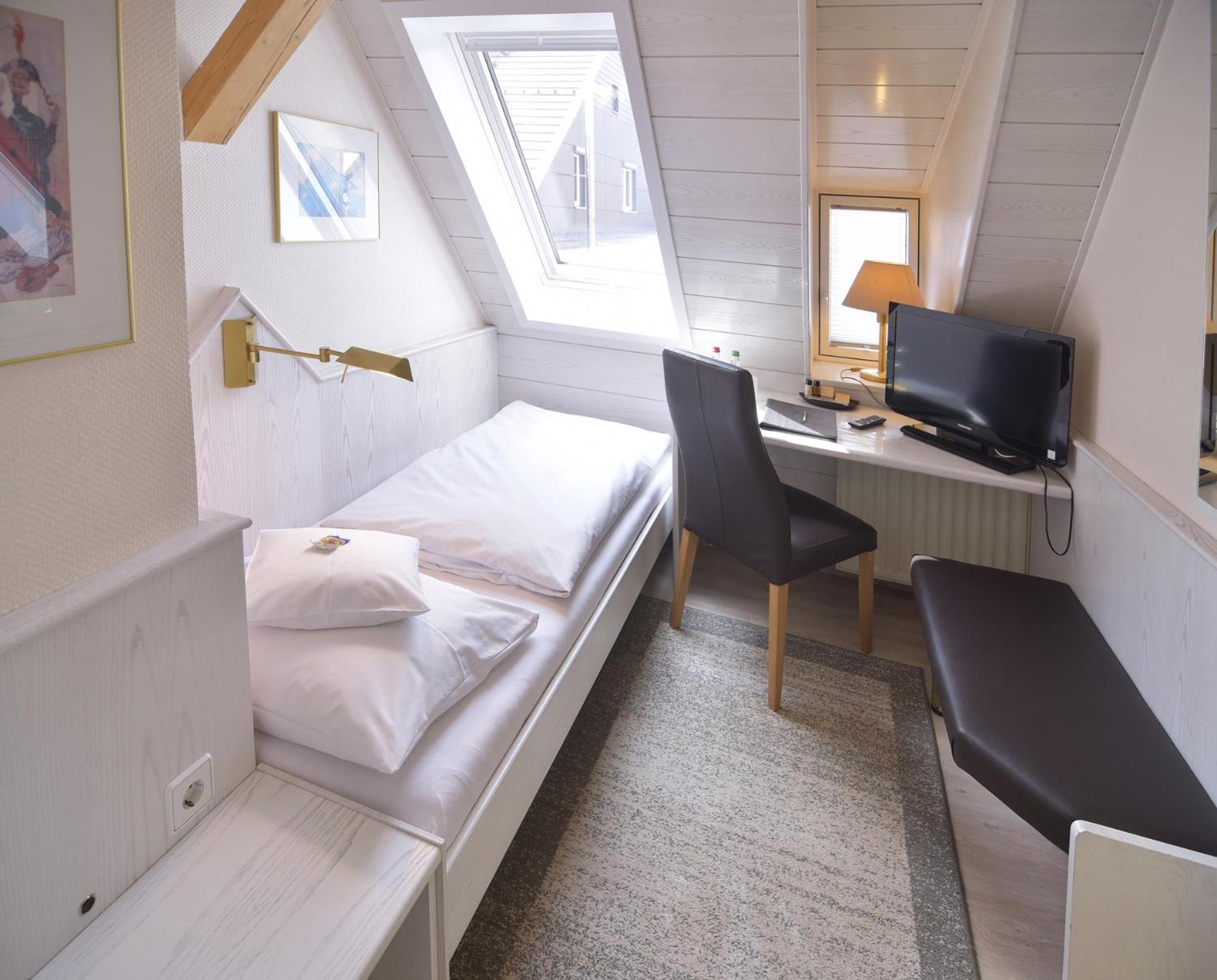 Standard Single Room