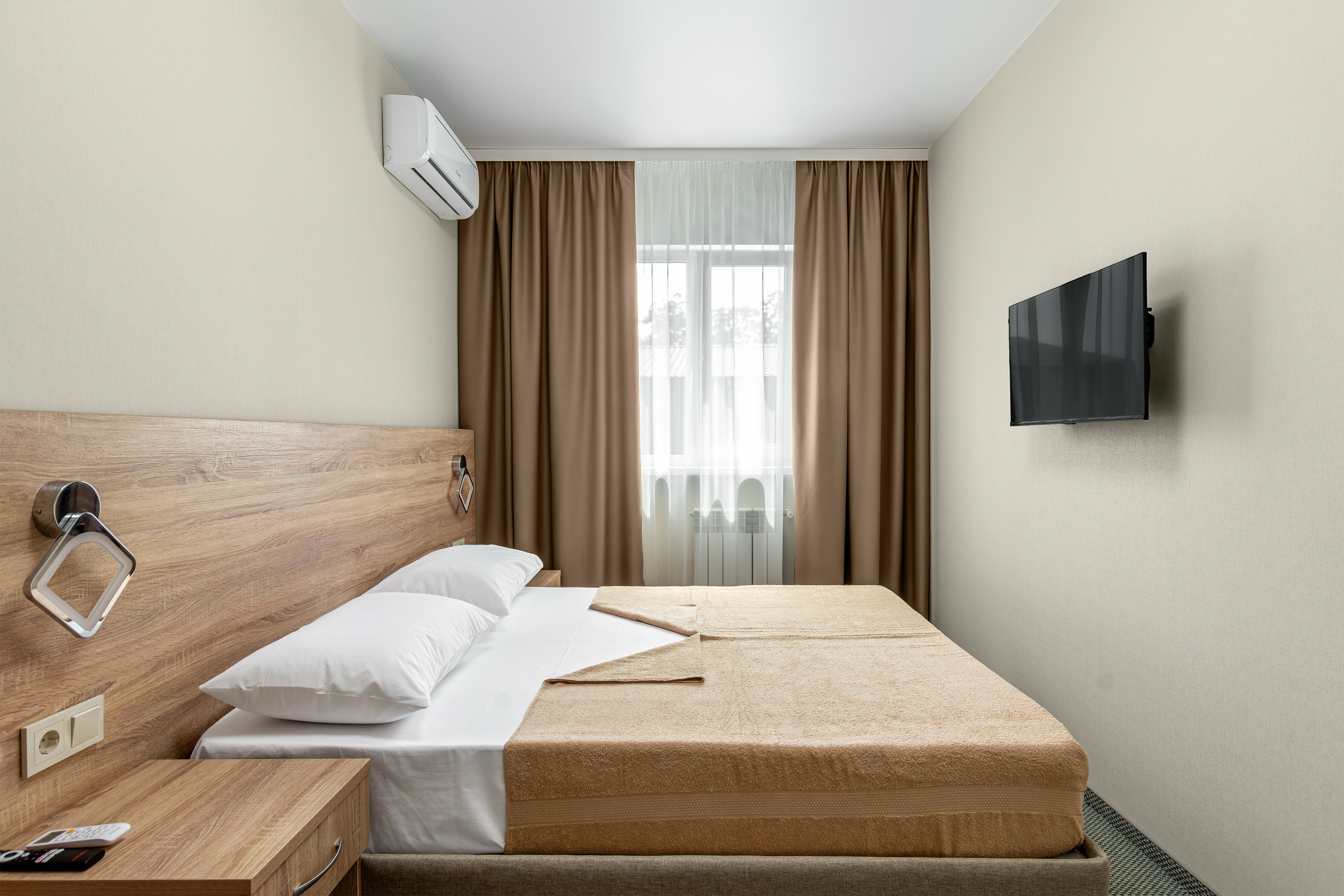 Семейный номер с боковым видом на море