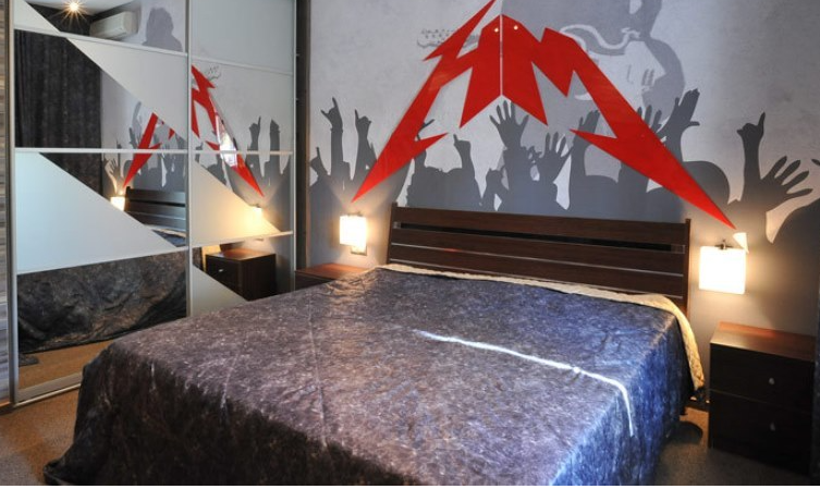 Двухместный номер с двуспальной кроватью и дополнительной кроватью