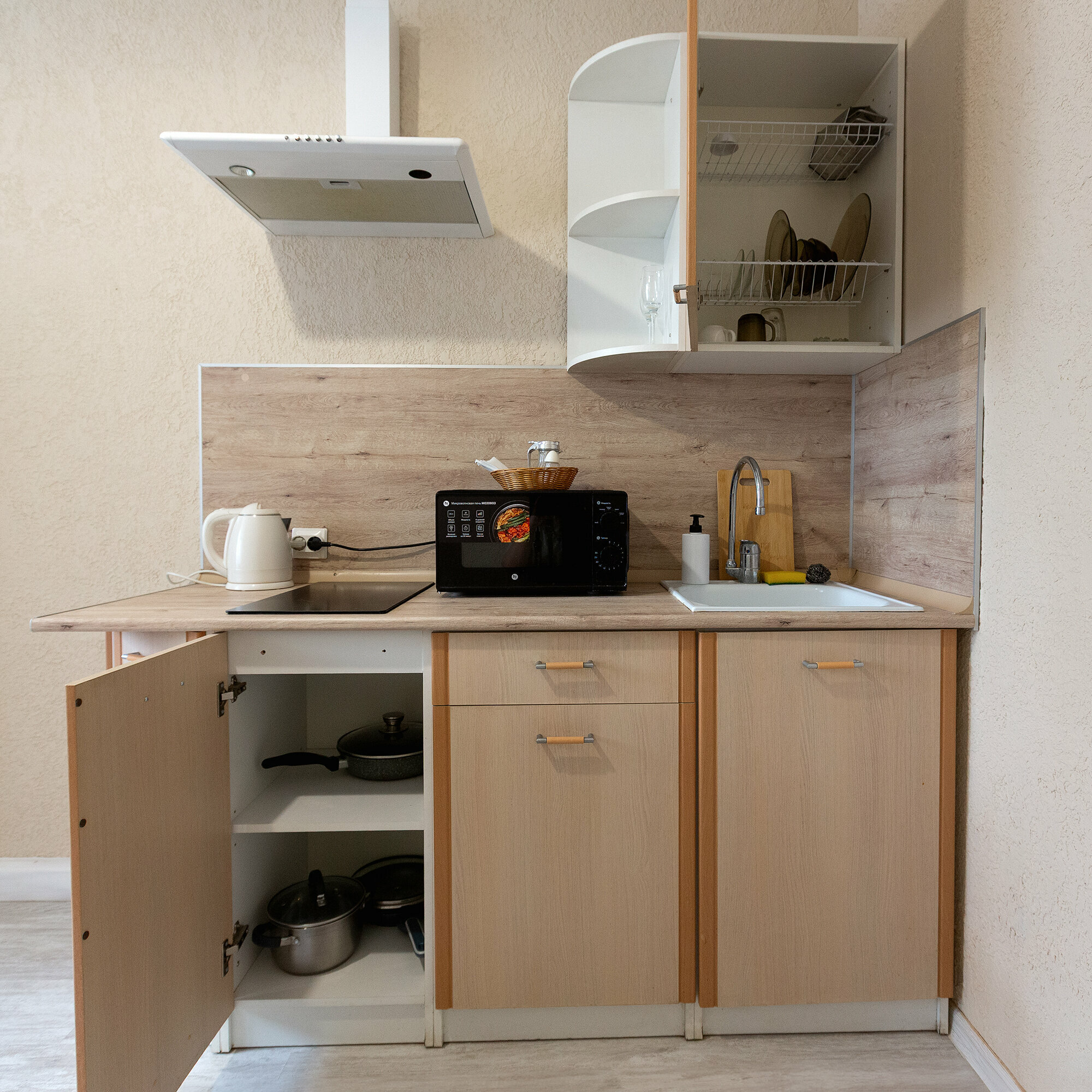 Двухместный номер с 1 кроватью или 2 отдельными кроватями и дополнительной кроватью