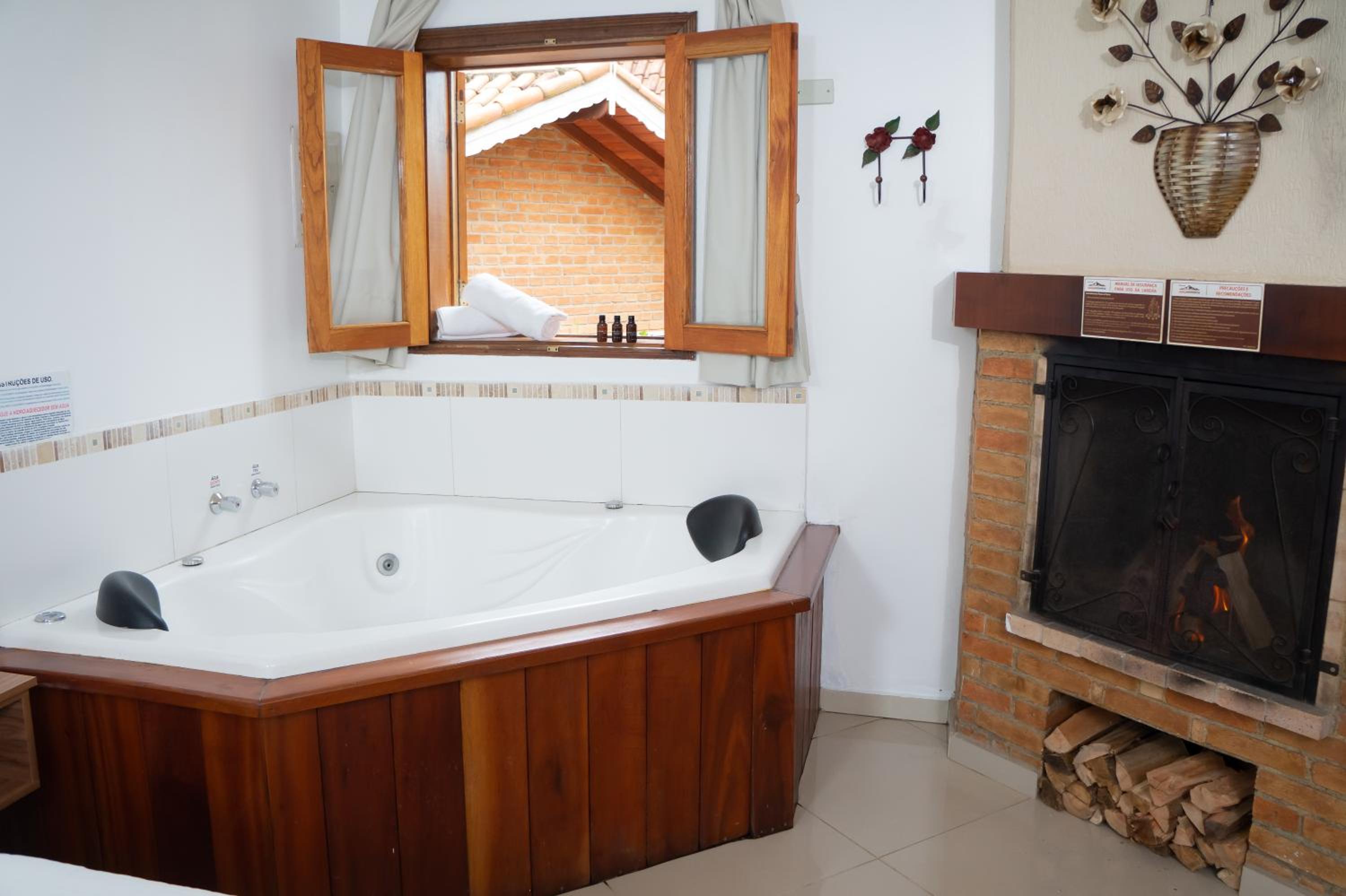 Junior Room with Hydro – Ground Floor